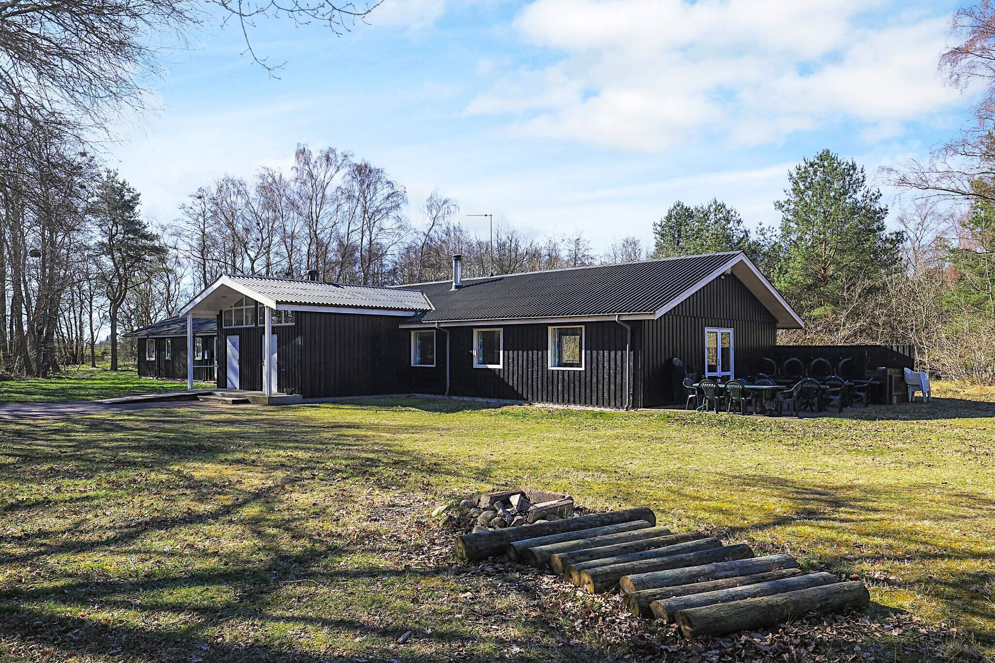 Welcome to Læsø Ly, which is located in an idyllic setting on Læsø Island, where nature, tranquility, and community combine to offer a peaceful and enjoyable holiday experience. Perfect for individuals, small groups, large groups, or events, we provide rooms with access to modern shared facilities, ensuring a comfortable stay. Our spacious 300 m² facility includes a large entrance hall, a distribution corridor for easy access, and ample storage. The 76 m² gathering room is designed for relaxation, featuring cozy corners, a TV, a heat pump, and a wood-burning stove – ideal for socialising and community time. The well-equipped, professional kitchen caters to both small and large groups, while the shared living areas provide the perfect space to unwind. Newly renovated shared bathrooms offer modern, spacious facilities, and the large 5,000 m² outdoor area provides plenty of space for ball games, play, and activities. Enjoy the large terrace with a barbecue for cosy evenings outdoors, as well as table tennis, bobbin game, board games, and outdoor play equipment for both young and old. With 9 rooms offering accommodation for up to 42 guests, our centre is perfect for singles, couples, families, or large groups. Flexible room options range from single rooms to group rooms, catering to various needs. Surrounded by the beautiful, unspoilt nature of Læsø, Læsø Ly offers a unique, authentic holiday experience. Free parking is available, and both short and long stays are possible. We look forward to welcoming you to Læsø!