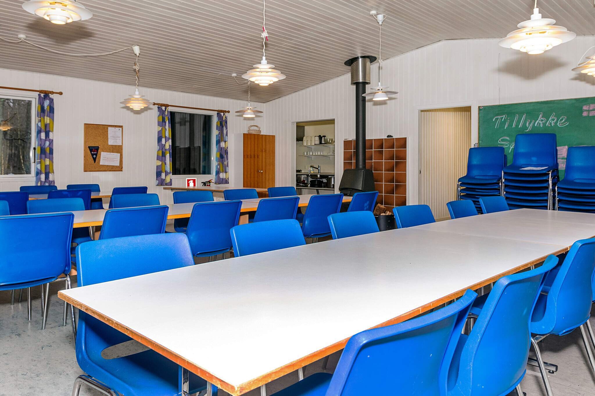 Welcome to Læsø Ly, which is located in an idyllic setting on Læsø Island, where nature, tranquility, and community combine to offer a peaceful and enjoyable holiday experience. Perfect for individuals, small groups, large groups, or events, we provide rooms with access to modern shared facilities, ensuring a comfortable stay. Our spacious 300 m² facility includes a large entrance hall, a distribution corridor for easy access, and ample storage. The 76 m² gathering room is designed for relaxation, featuring cozy corners, a TV, a heat pump, and a wood-burning stove – ideal for socialising and community time. The well-equipped, professional kitchen caters to both small and large groups, while the shared living areas provide the perfect space to unwind. Newly renovated shared bathrooms offer modern, spacious facilities, and the large 5,000 m² outdoor area provides plenty of space for ball games, play, and activities. Enjoy the large terrace with a barbecue for cosy evenings outdoors, as well as table tennis, bobbin game, board games, and outdoor play equipment for both young and old. With 9 rooms offering accommodation for up to 42 guests, our centre is perfect for singles, couples, families, or large groups. Flexible room options range from single rooms to group rooms, catering to various needs. Surrounded by the beautiful, unspoilt nature of Læsø, Læsø Ly offers a unique, authentic holiday experience. Free parking is available, and both short and long stays are possible. We look forward to welcoming you to Læsø!