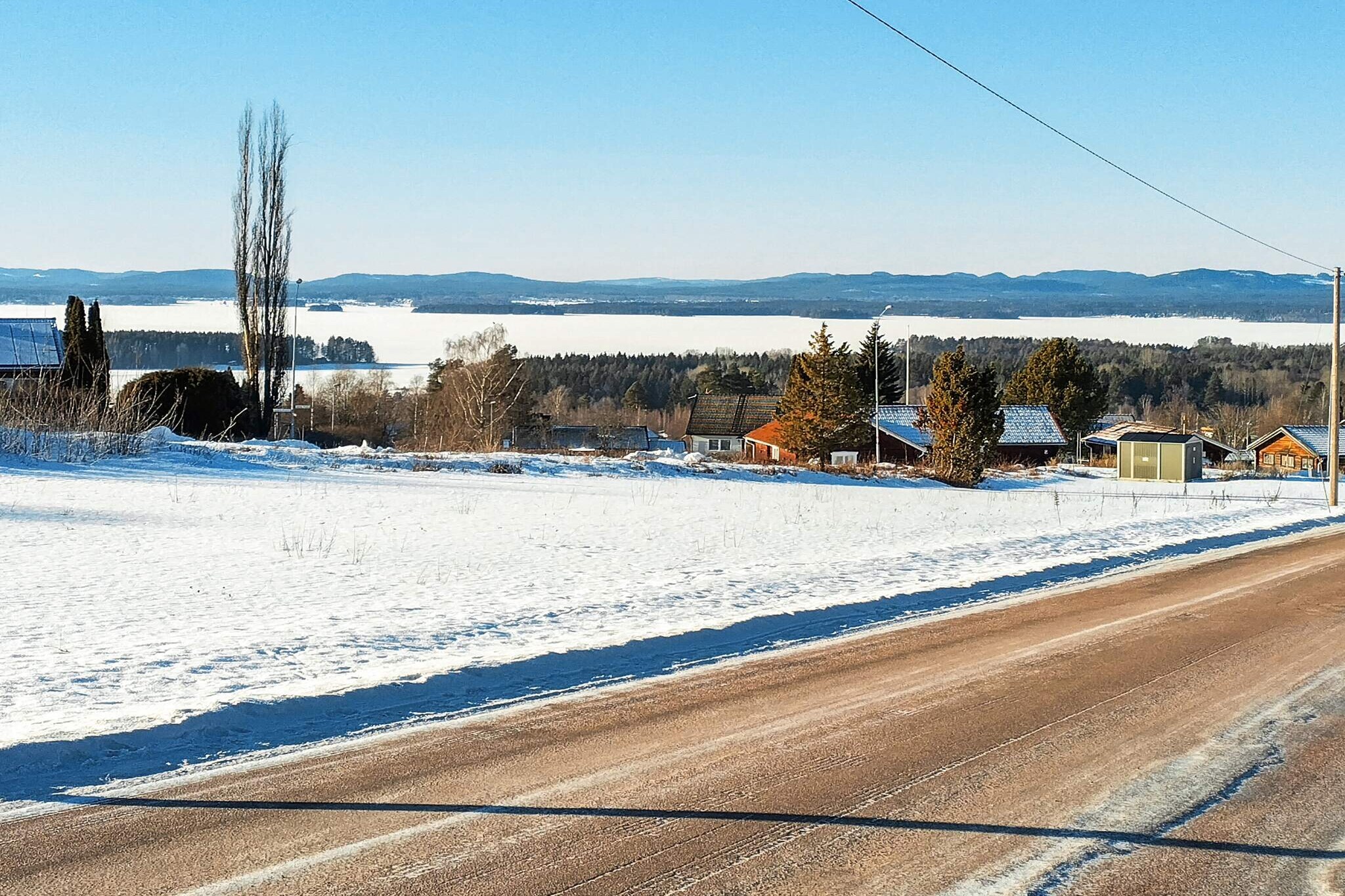 Kitchen(shared with other guests)(stove(induction), coffee machine, oven, microwave, fridge-freezer), bedroom(single folding bed, double bed), bathroom(toilet), bathroom(shared with other guests)(shower), balcony, garden furniture