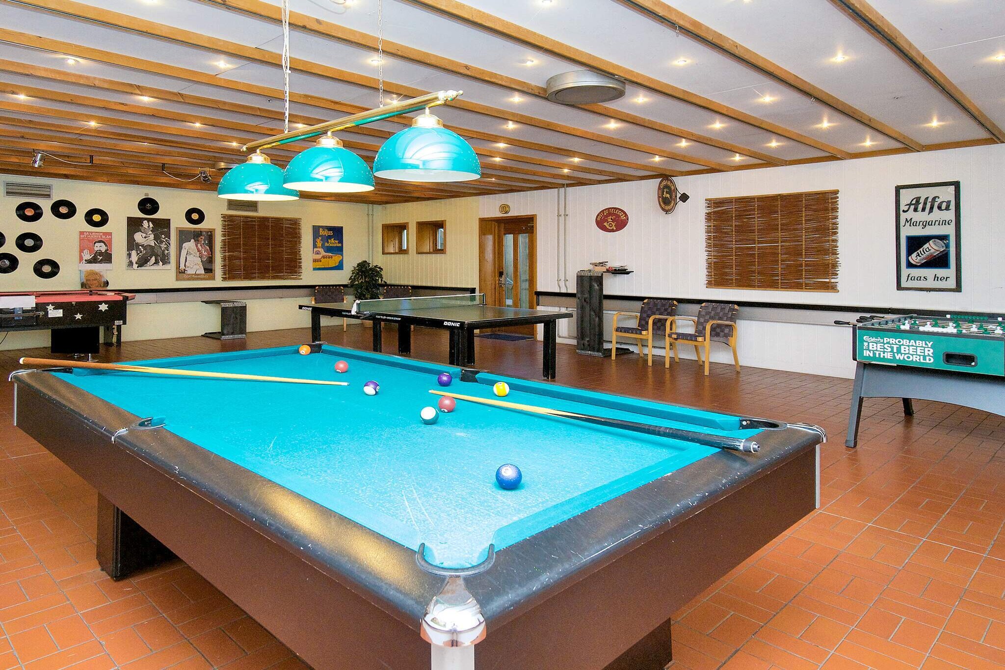 open kitchen(cooker(electric), hood, coffee machine, dishwasher, fridge-freezer), Living/bed room(TV), bedroom(2x single bed, 2x bunk bed), bathroom(floor heating)(washbasin, shower, toilet), heating(electric), terrace, garden furniture, parking, swimming pool