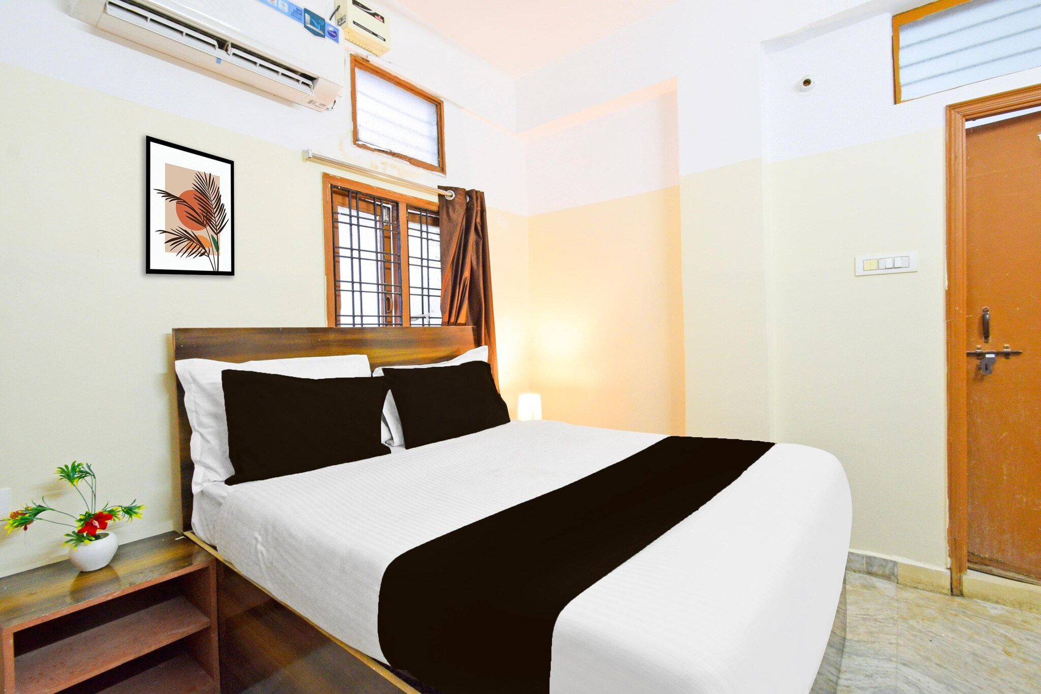 Heading for a business trip anytime soon? Being a corporate traveler, you must have checked into countless receptions and have been bearing the formalities, rules, and high rates of those hotels. This private and secure executive apartment offers you modish interiors and appealing decor with a personal touch. To give you a homelike experience, OYO has implemented a complete set of modern day amenities such as high-speed internet, LED/LCD TV, and fully air-conditioned living space. It features top-of-the-line interiors exclusively crafted for corporate needs. We know how much you miss homecooked food while you?re out there working your way through innumerable meetings, presentations, and power points. Don?t worry, our professional chef is waiting to impress you with some cooking skills. We, at OYO, look forward to providing you the unbeatable combination of privacy, space, and well equipped common hangout areas. 24/7 customer support is available as and when required. Hence, if you are a business traveler and looking for a home away from home, this specially designed facility is awaiting your presence. See you soon!

Early Check-In Policy: A full dayâ€™s room rate will be charged for check-ins before 6:00 AM. Complimentary early check-in is available between 6:00 AM and 10:00 AM, subject to room availability.
Check-in is only available to guests aged 18 and above. Please provide a government-issued ID to confirmÂ yourÂ age.
