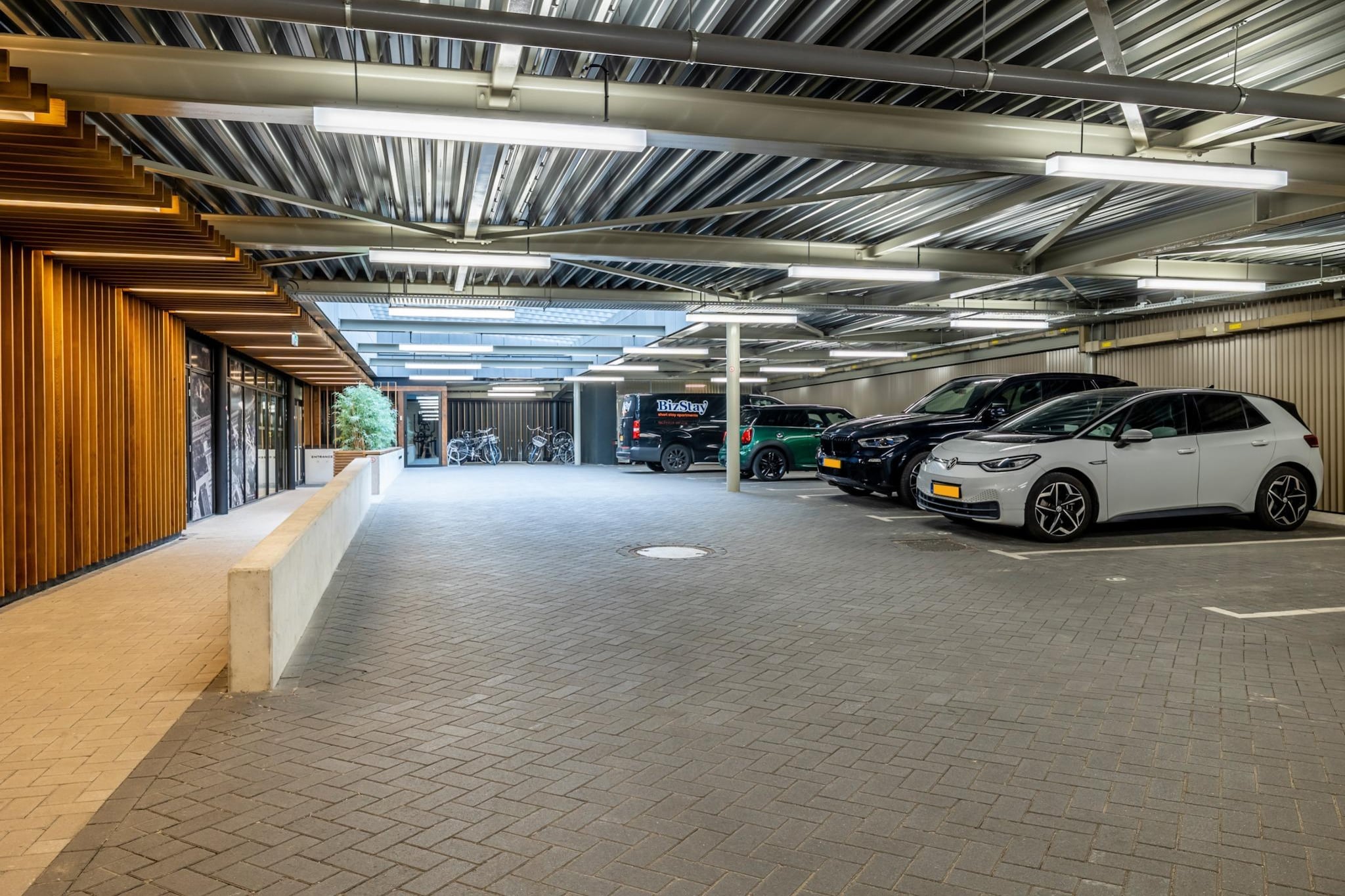 Toren van Oud 3-Faciliteiten