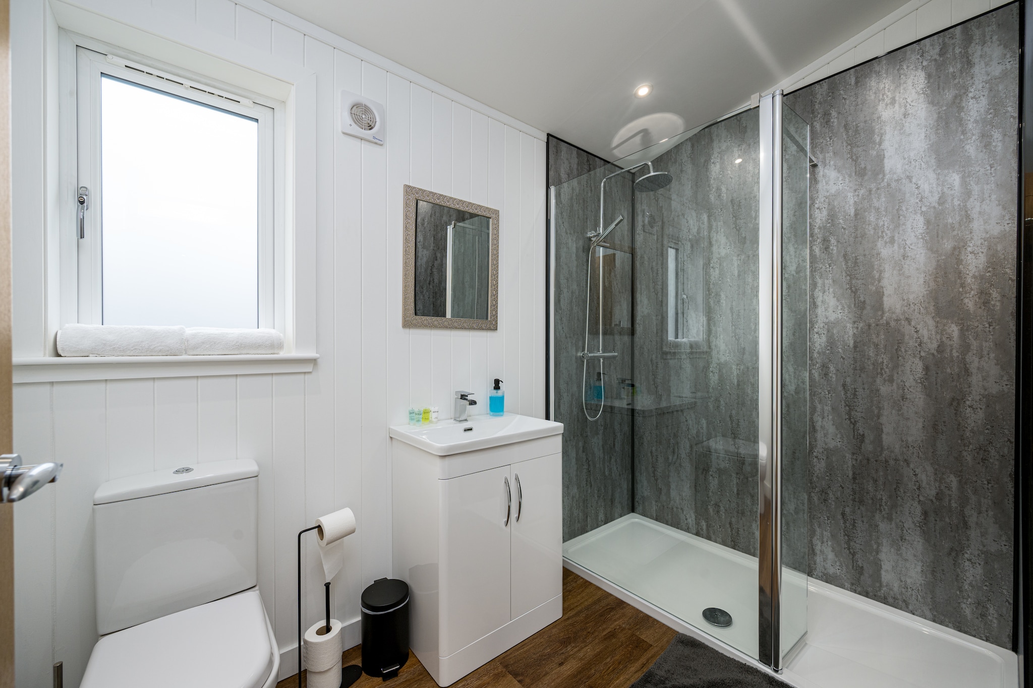 Silverwood  Hideaway-Bathroom