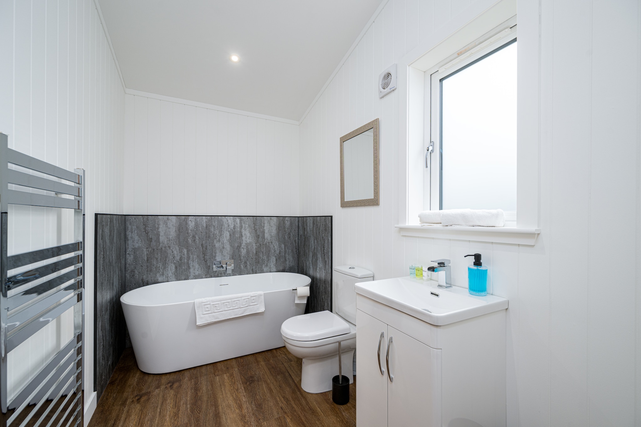 Silverwood  Hideaway-Bathroom