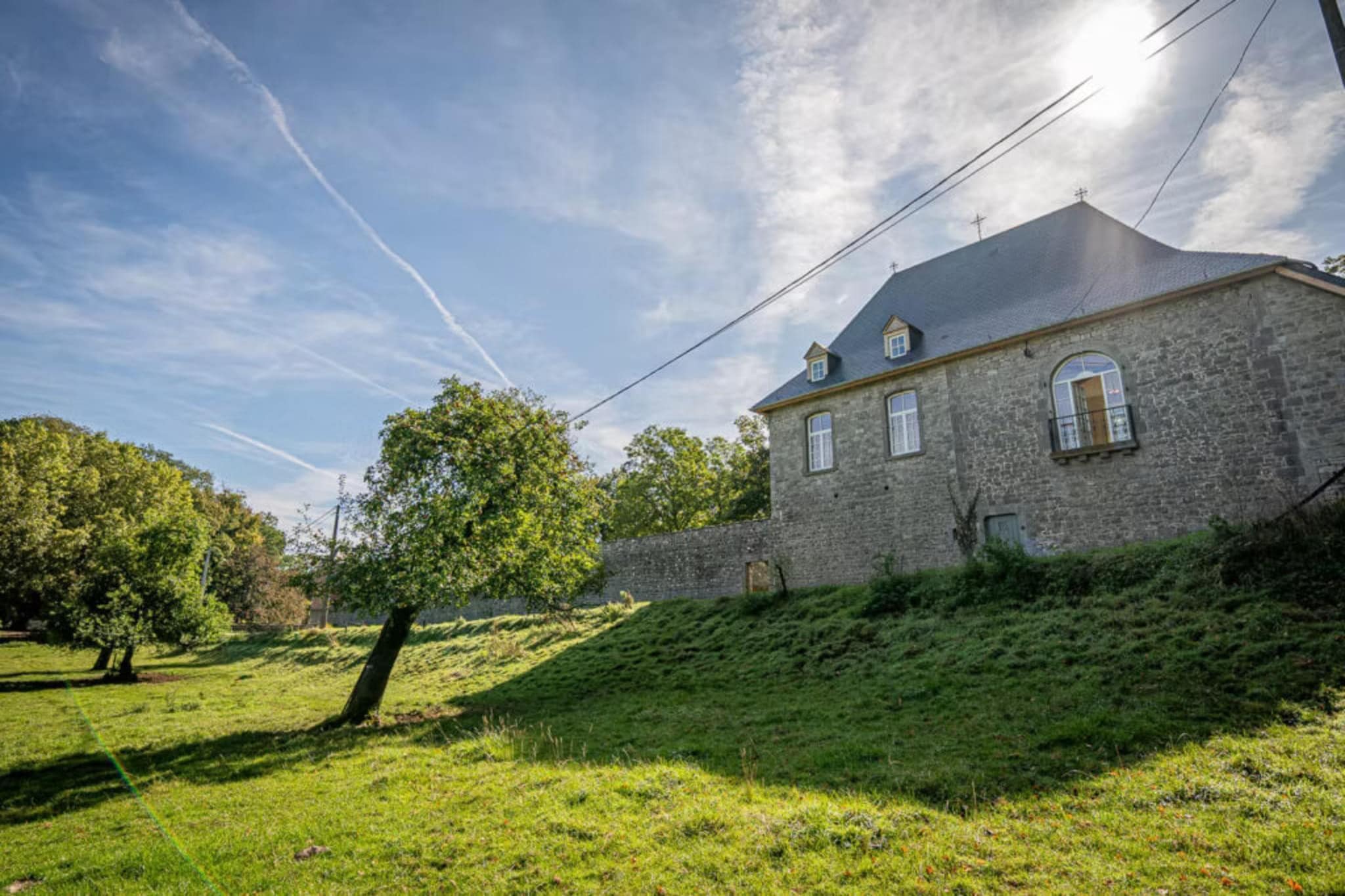 La Maison du Jardinier-Exterior in summer