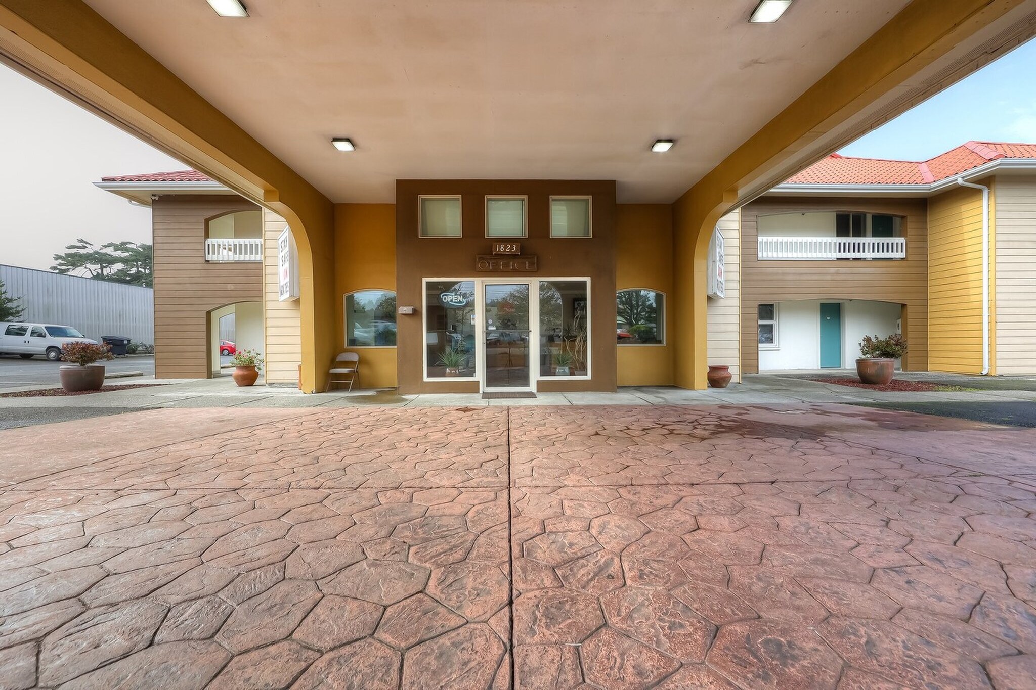 Exterior Summer