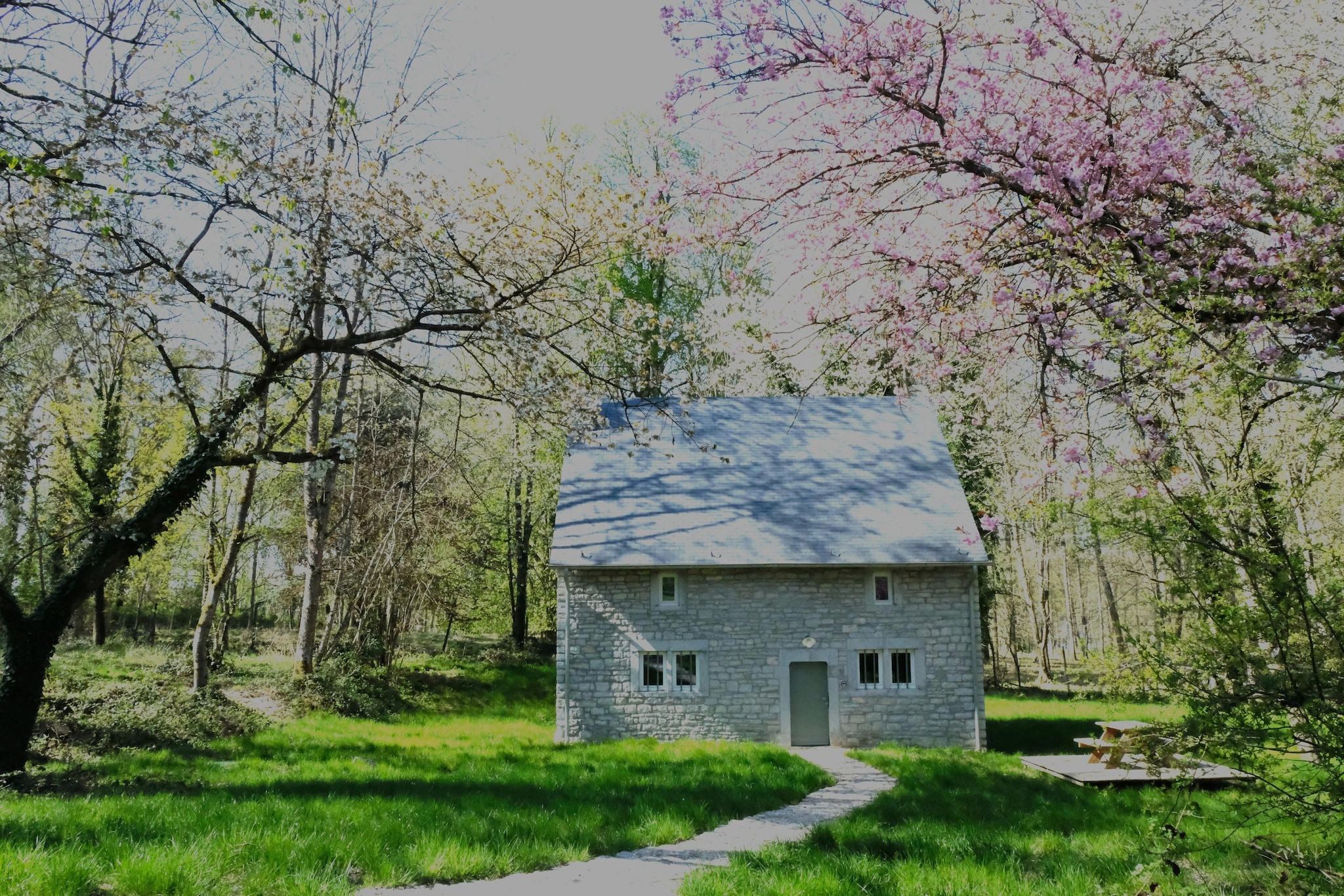 La maison du Régisseur-Exterior in summer