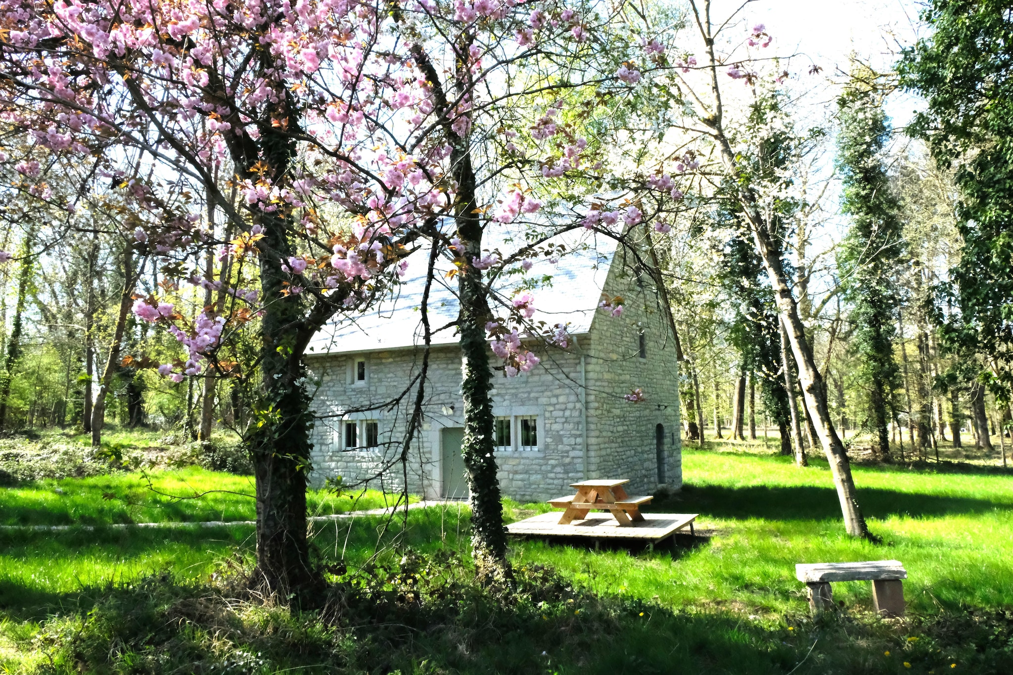 La maison du Régisseur-Exterior in summer