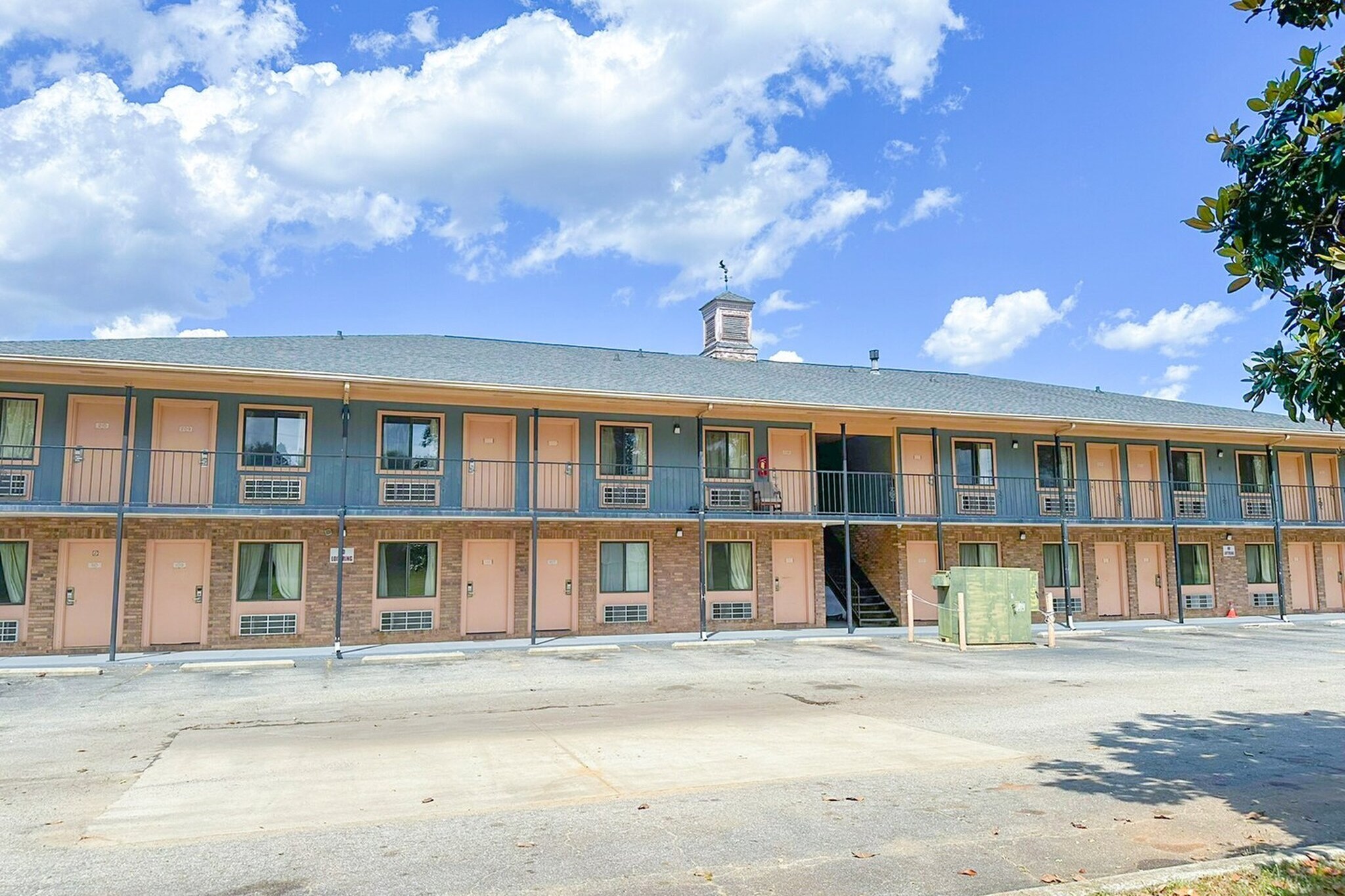 Exterior Summer