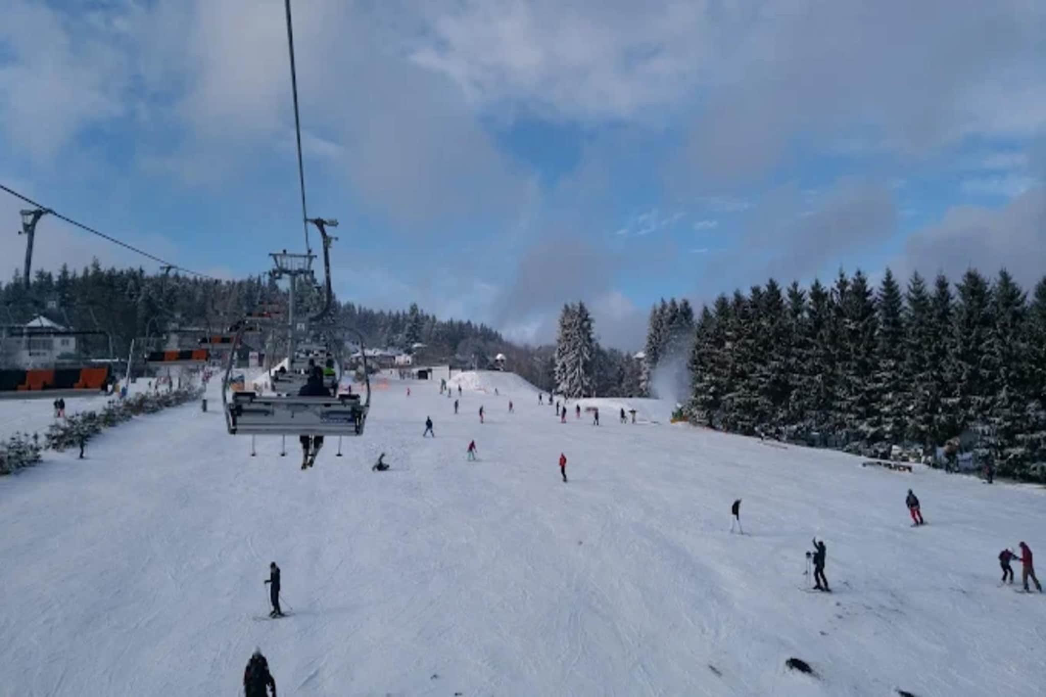 Ferienhaus 'Rothaarglück' Sauerland mit Aussicht-Gebied winter 5km