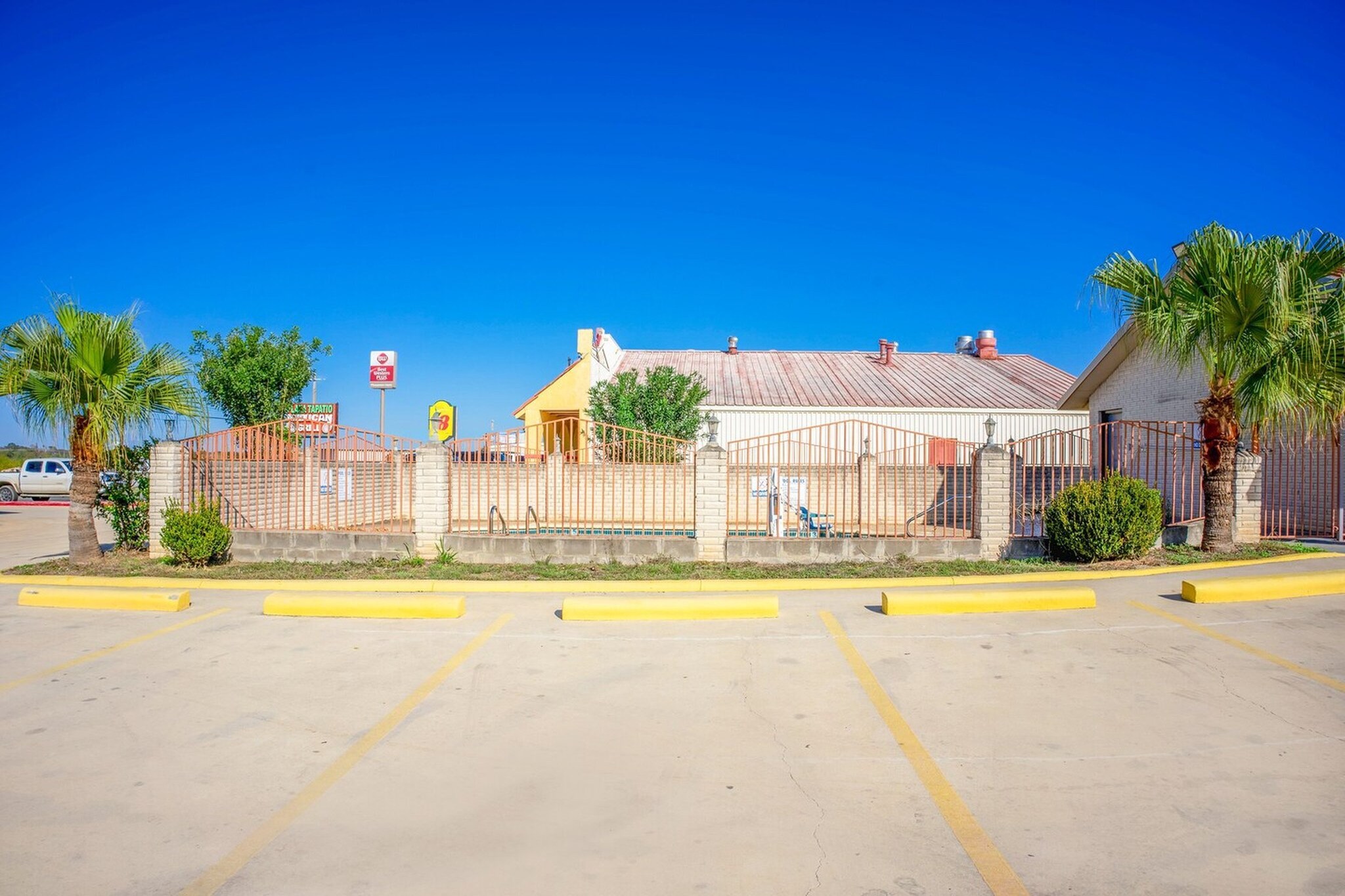 Exterior Summer