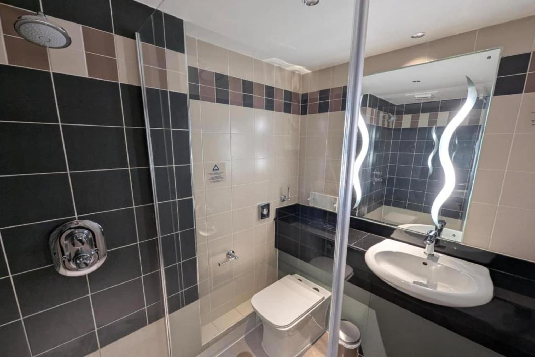 Newton Park Double Room - Badezimmer