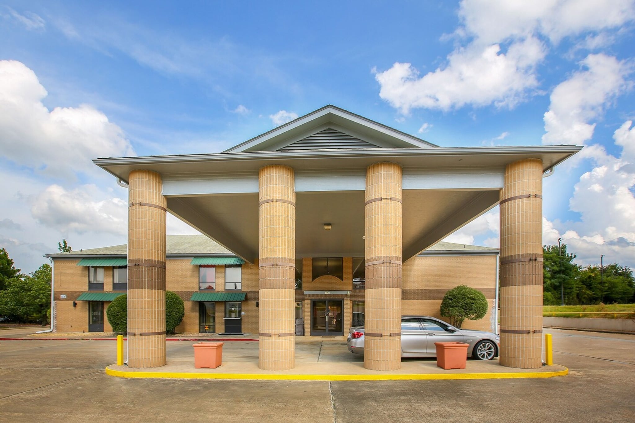 Exterior Summer