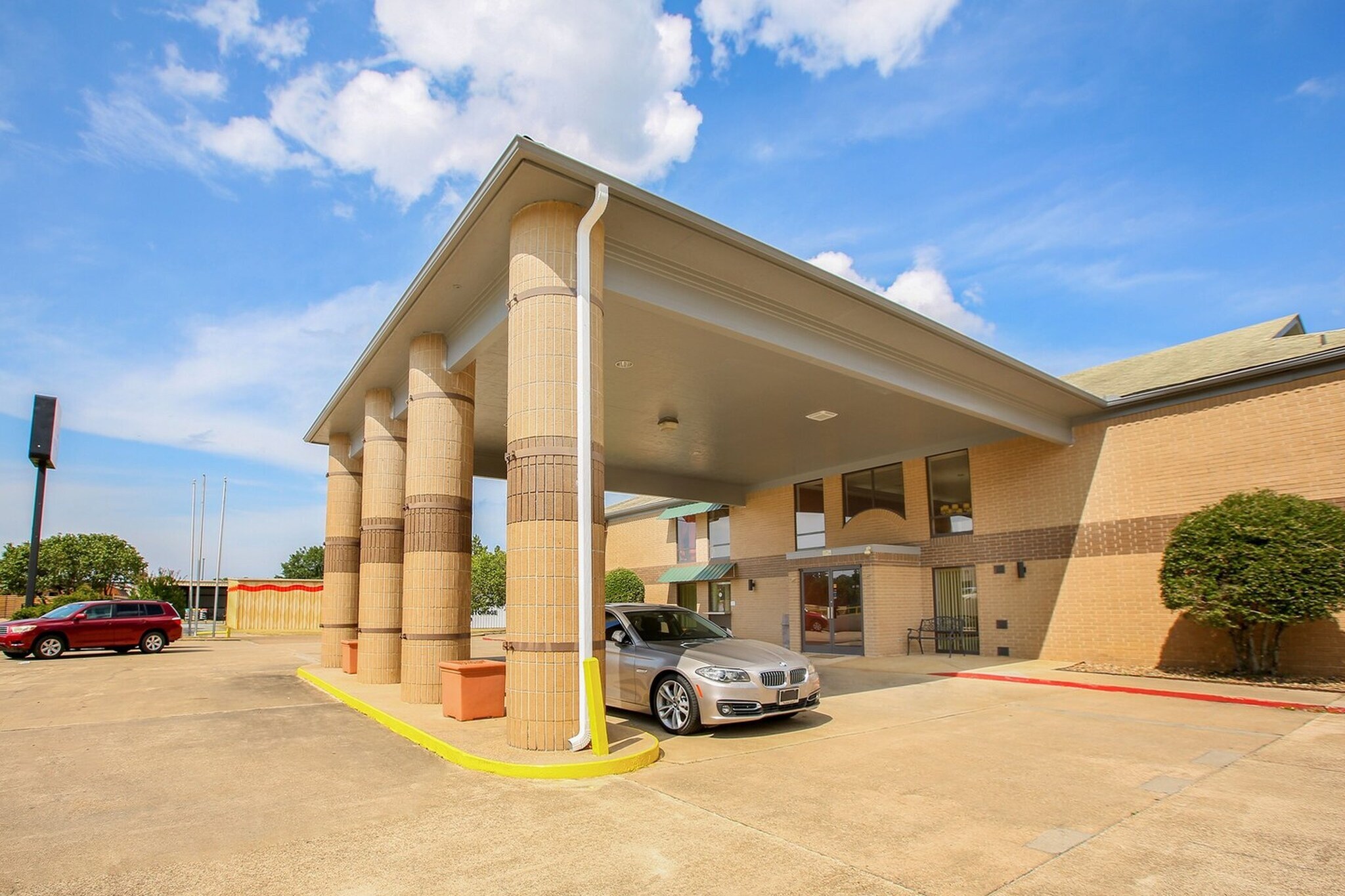 Exterior Summer