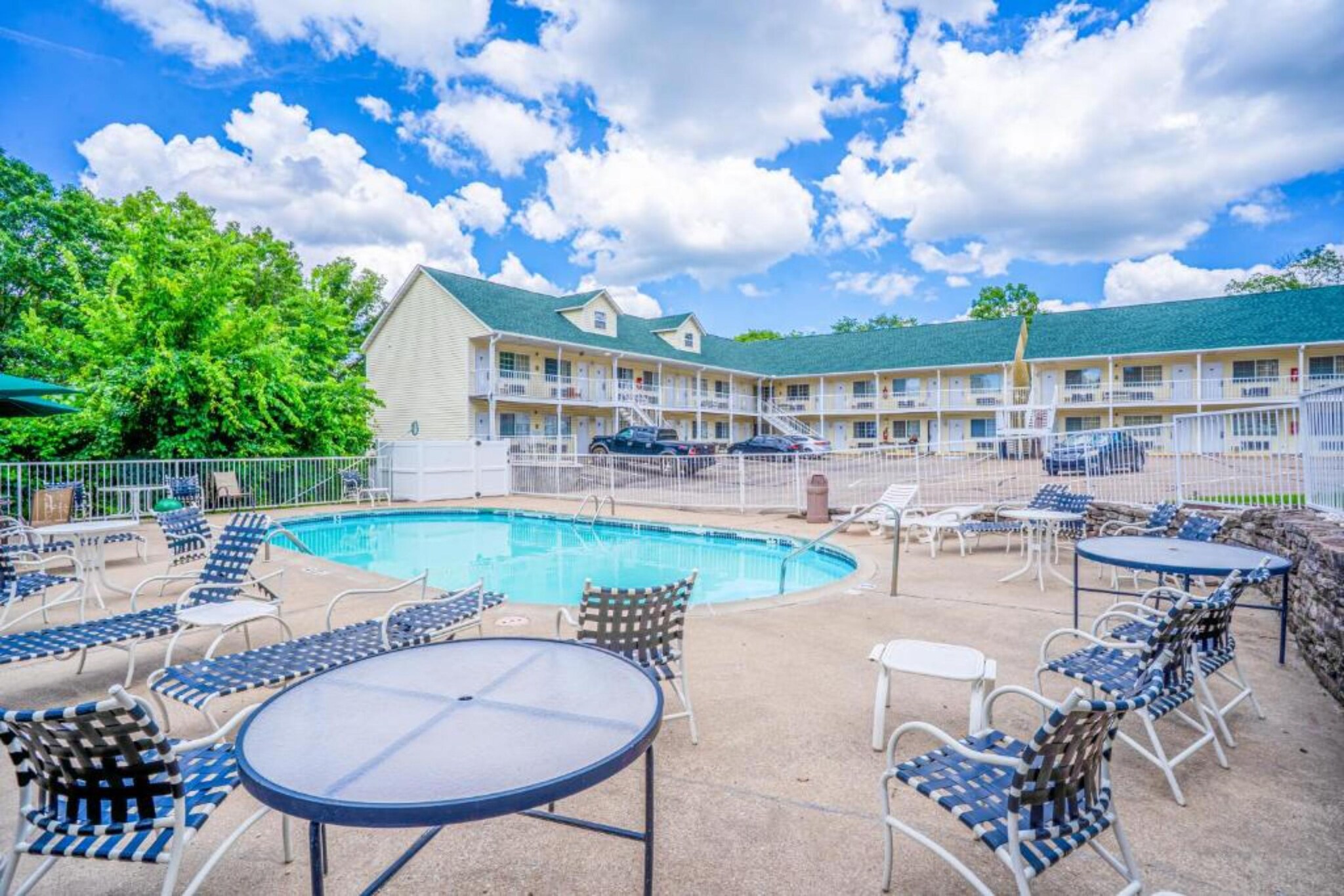 Hotel Swimming Pool