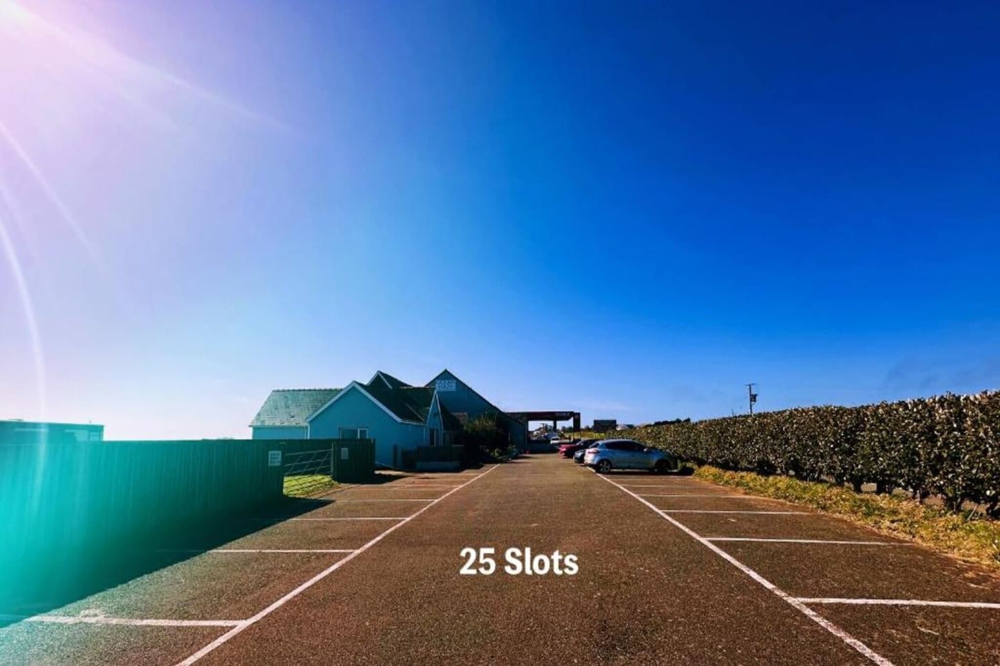 EN_HFT001_Superior Triple Bed Apartment with sea view - Parkeerplaats