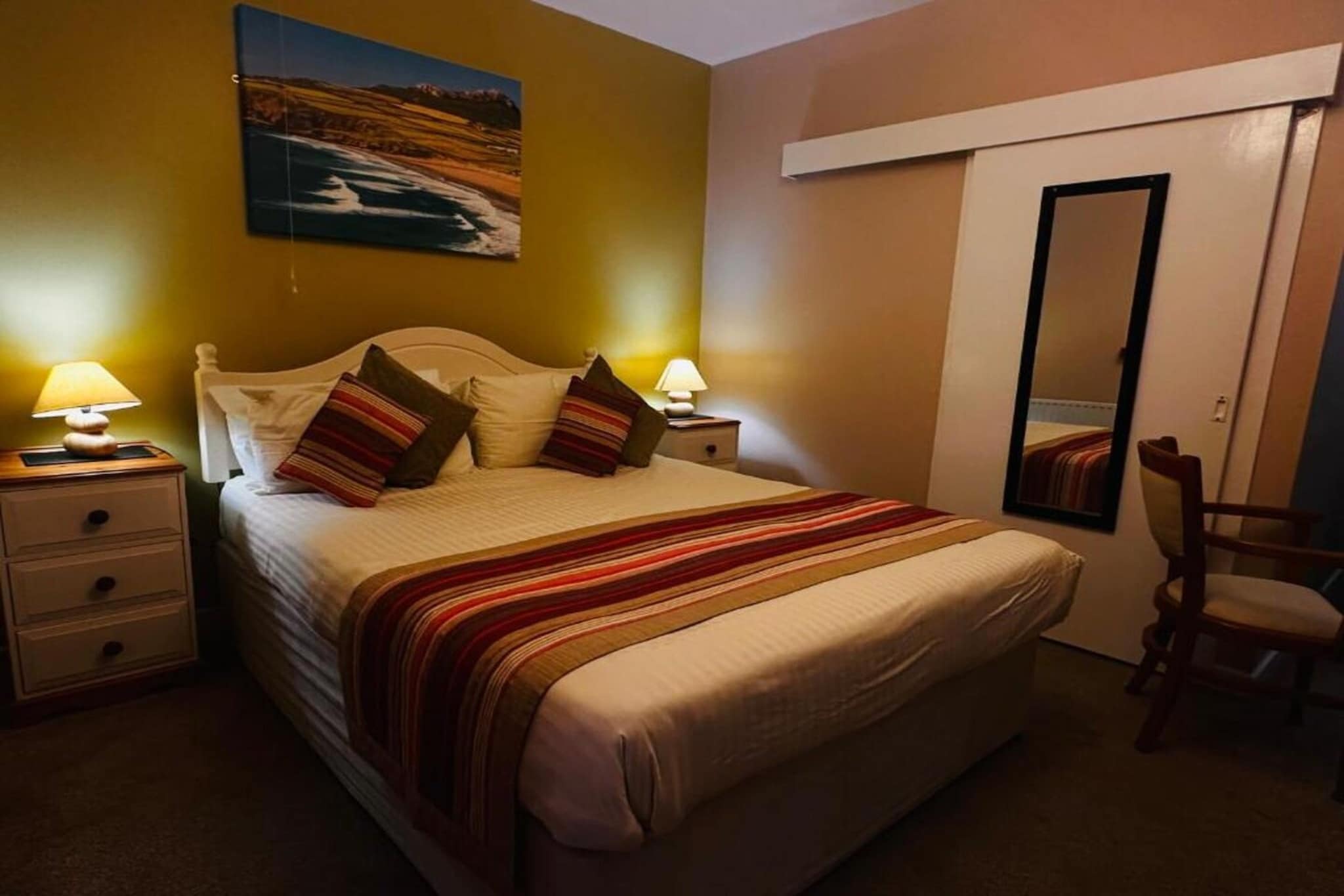 EN_HFT001_Superior Triple Bed Apartment with sea view - Slaapkamer