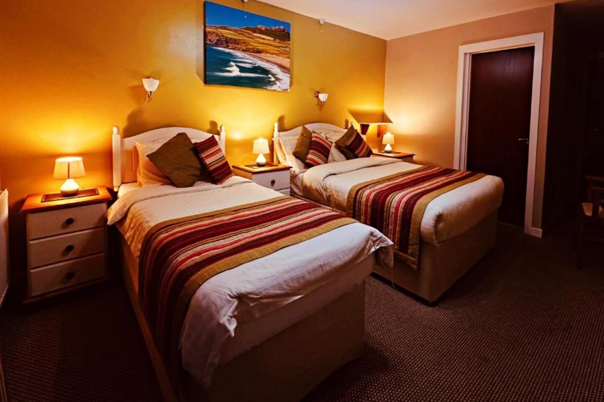EN_HFT001_Superior Triple Bed Apartment with sea view - Slaapkamer