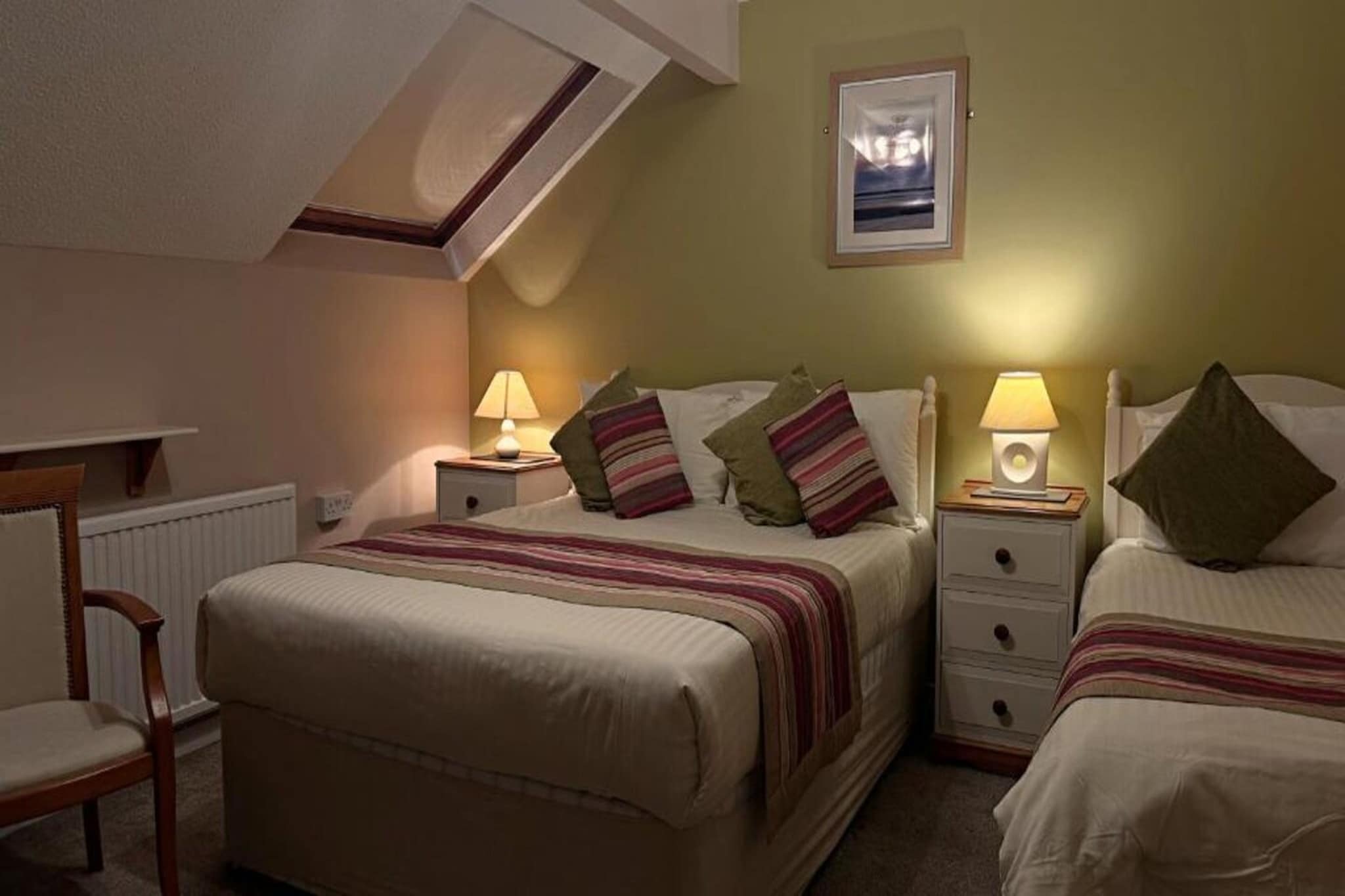 EN_HFT001_Superior Triple Bed Apartment with sea view - Slaapkamer