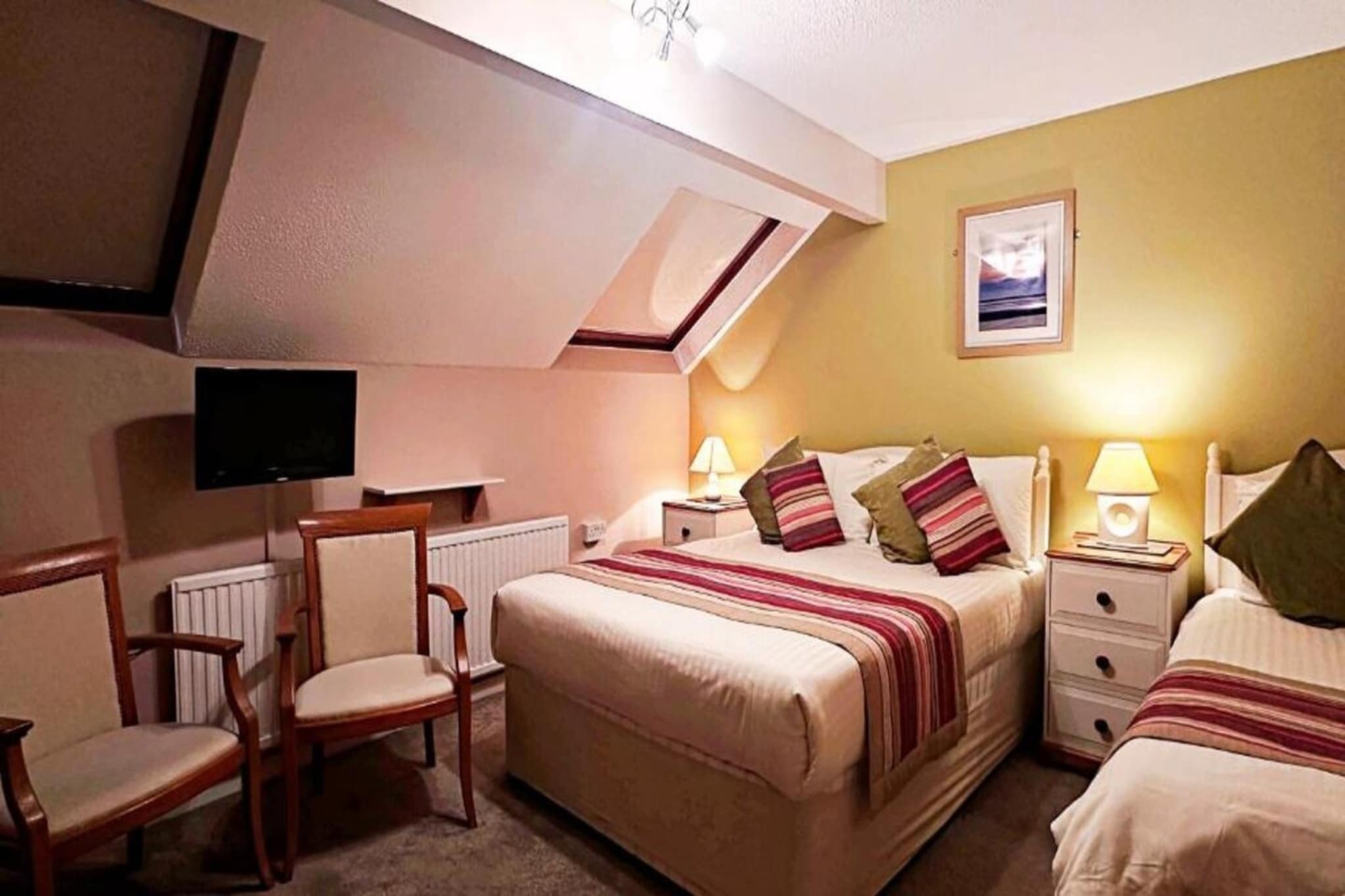 EN_HFT001_Superior Triple Bed Apartment with sea view - Slaapkamer