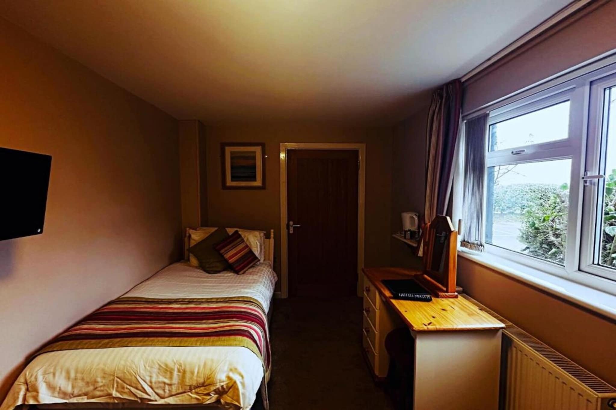 EN_HFT001_Superior Triple Bed Apartment with sea view - Slaapkamer