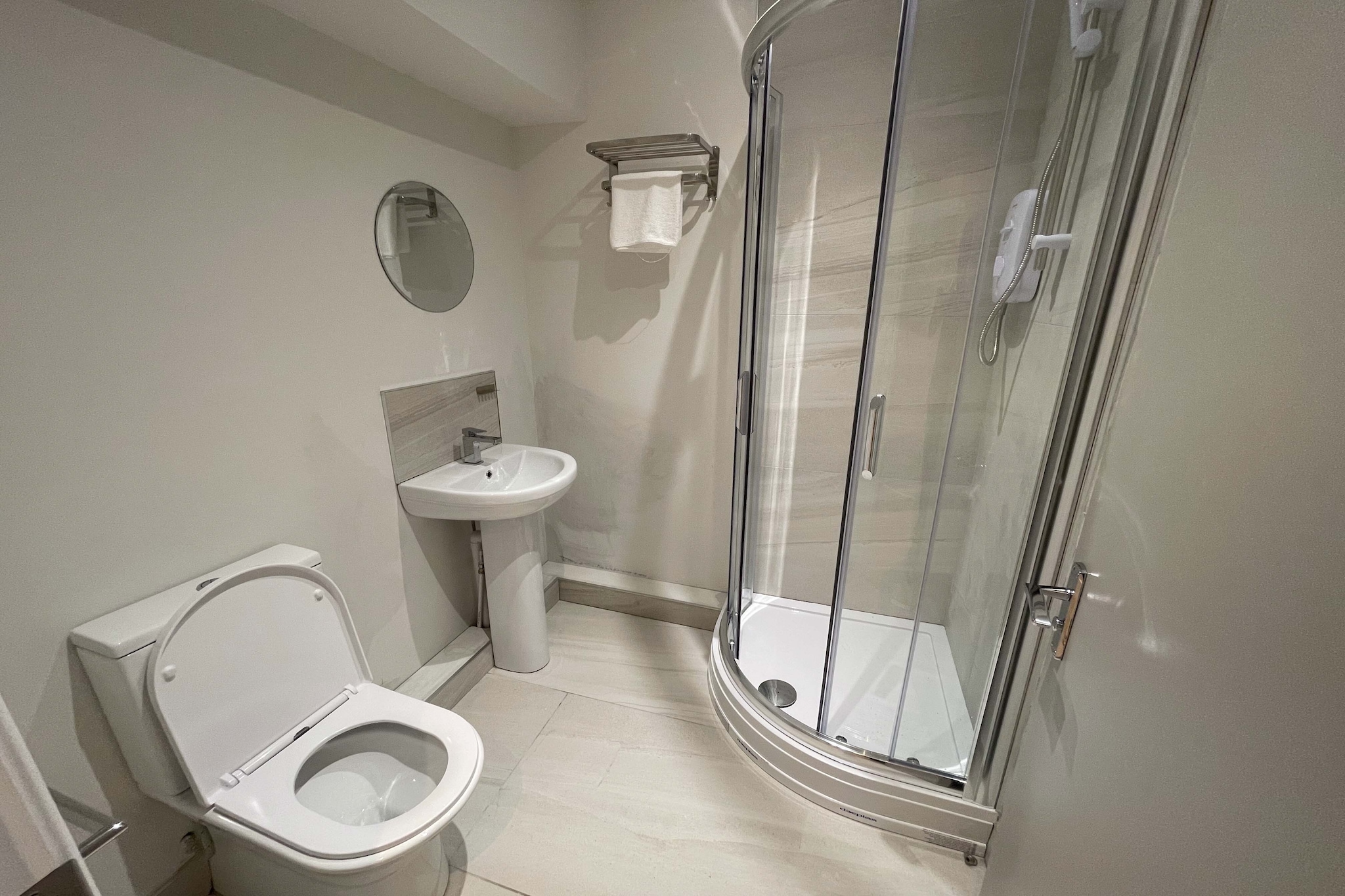 EN_MEH020_Standard Double Studio - Badkamer