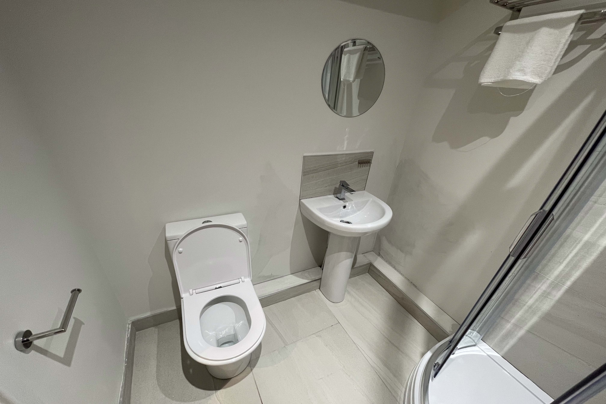 EN_MEH020_Standard Double Studio - Badkamer