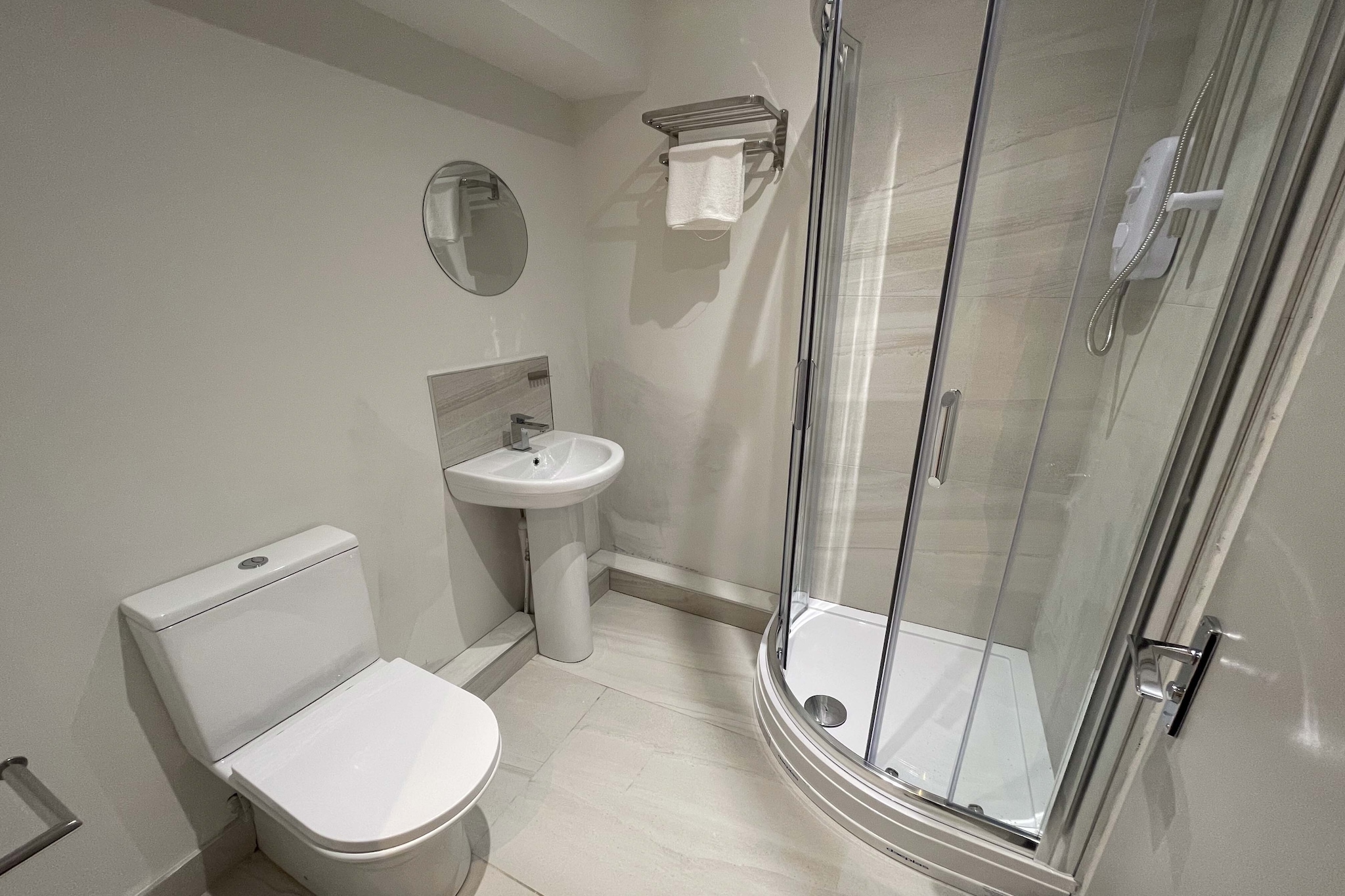 EN_MEH020_Standard Double Studio - Badkamer