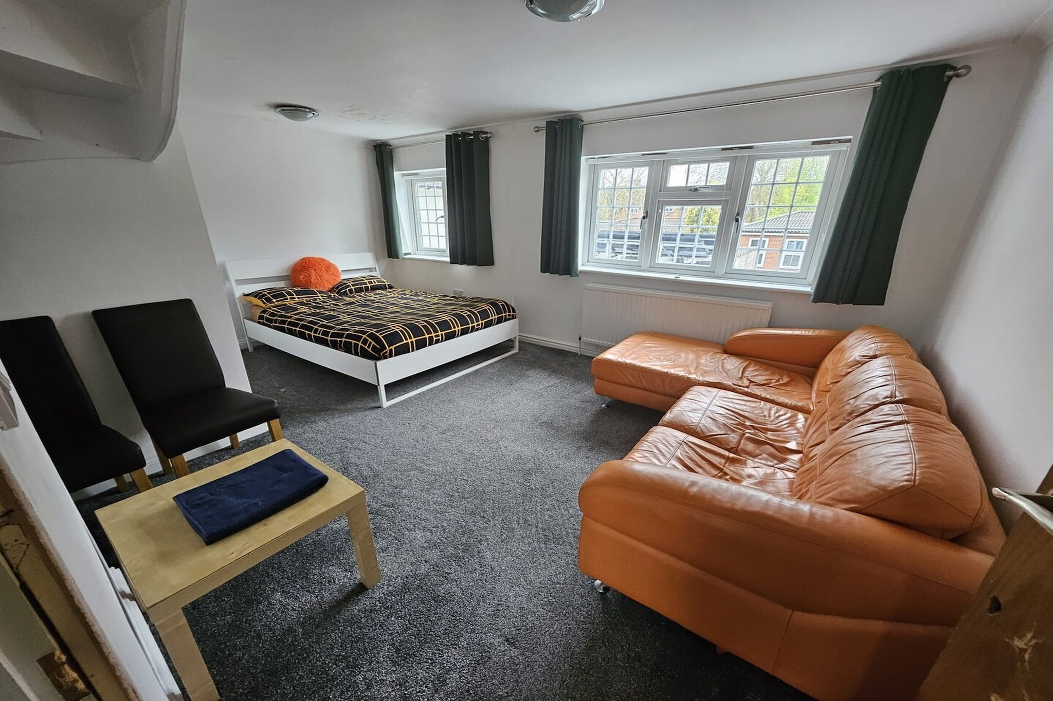 Standard Single Room - Shared_EN_WOR002-Bedroom