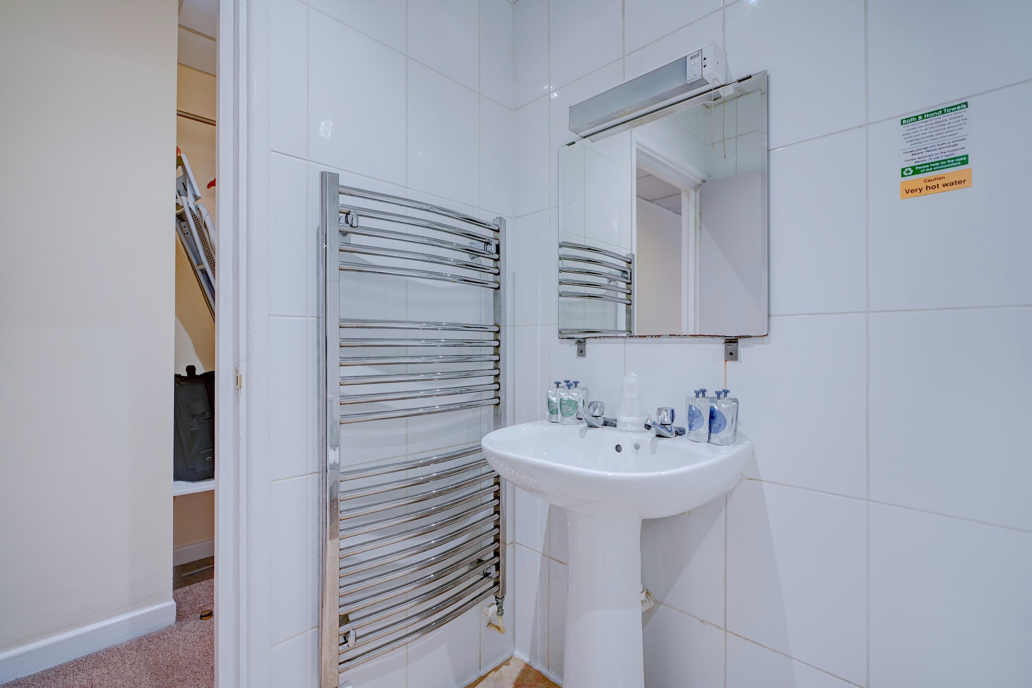 WL_CDF002_Deluxe Quad Room - Badkamer