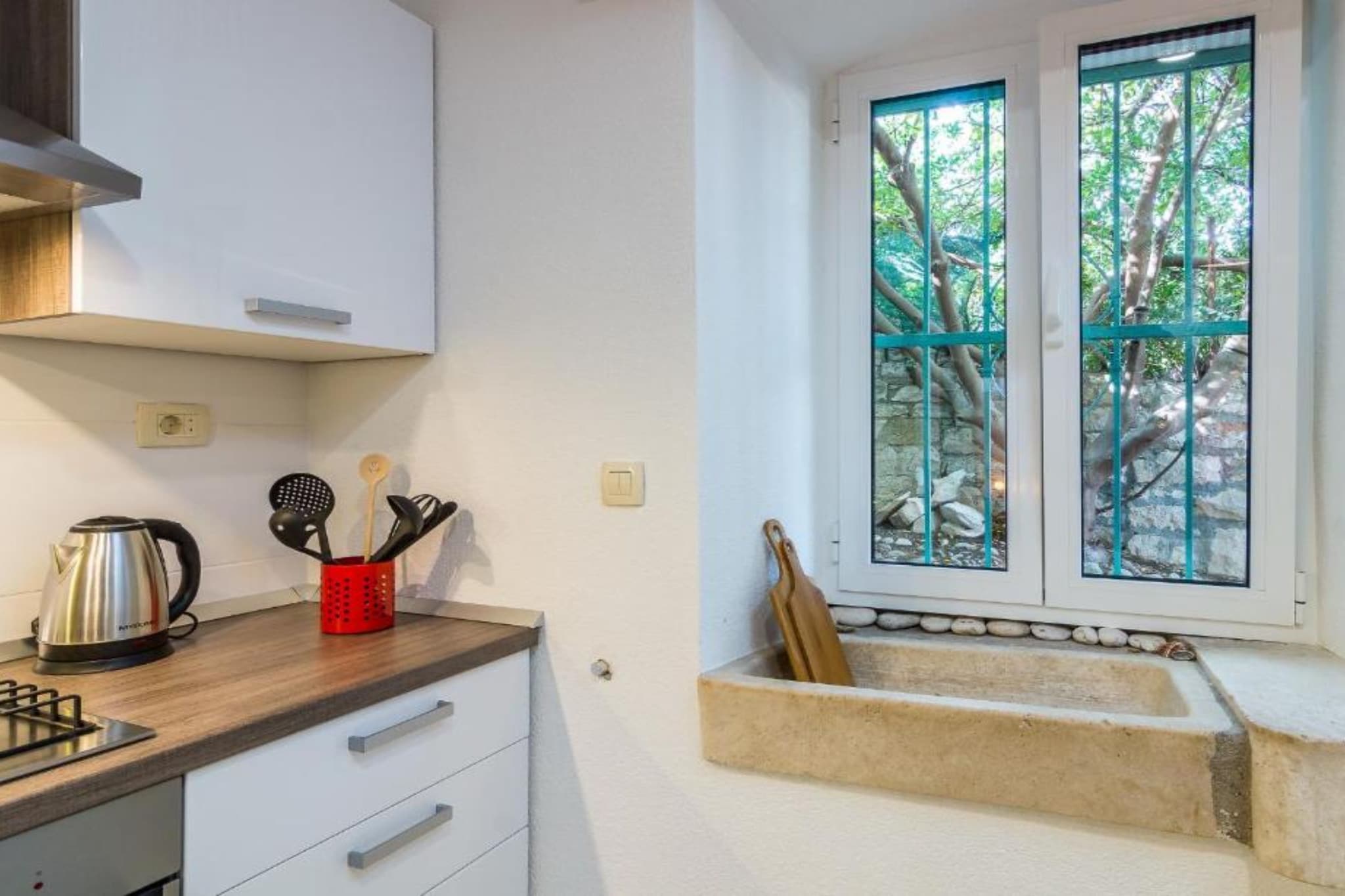 Kapetana Bepa Dvor - Three Bedroom House with Terrace and Sea View-Kitchen