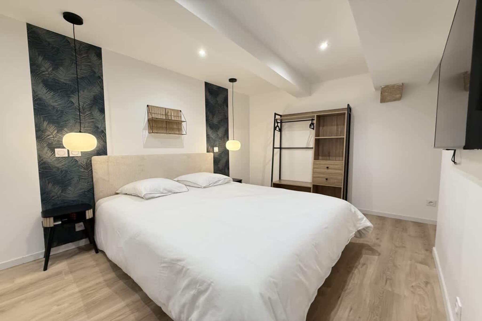 83 Le Faïence Studio