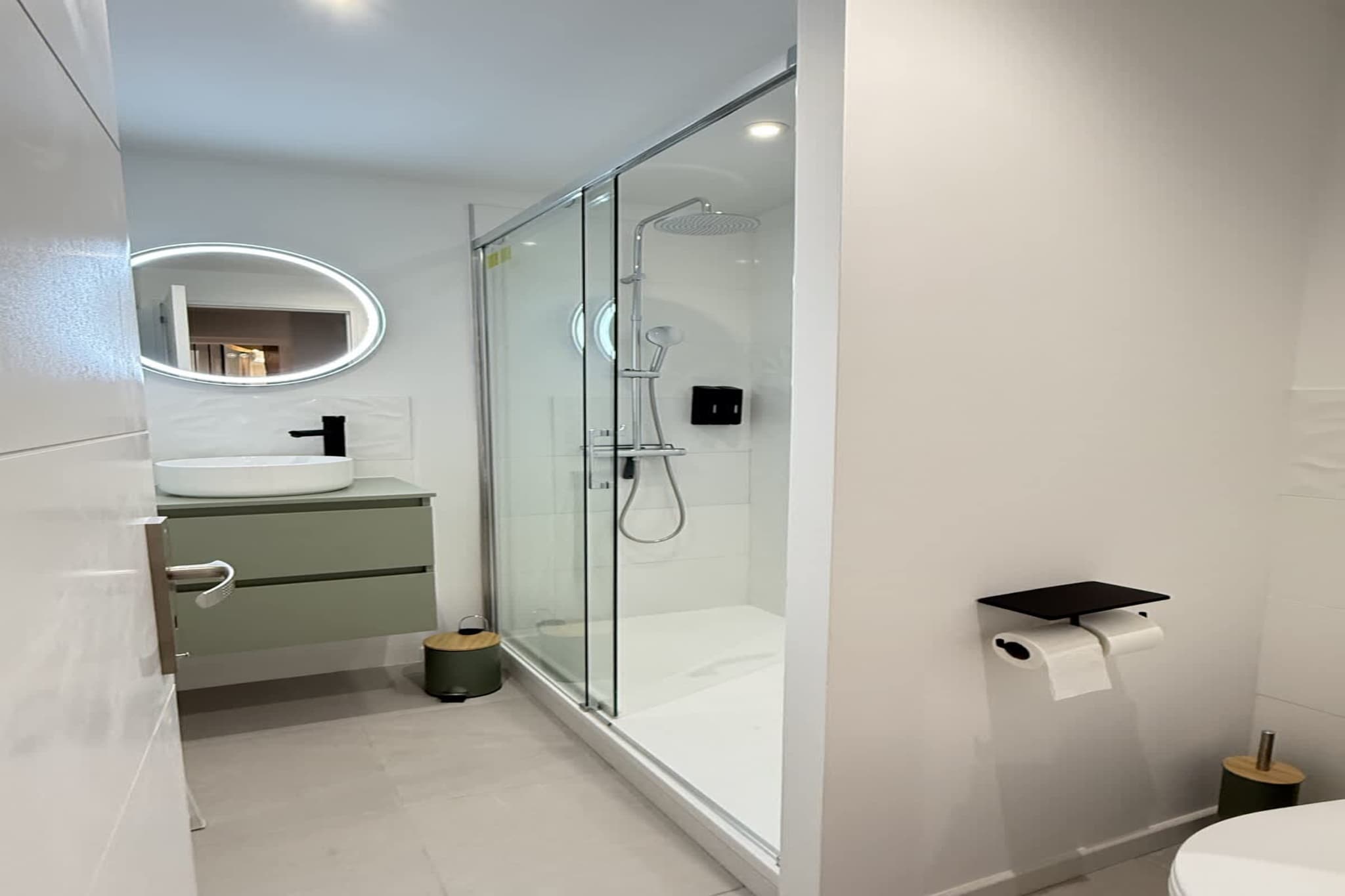 83 Le Faïence Studio-Badezimmer