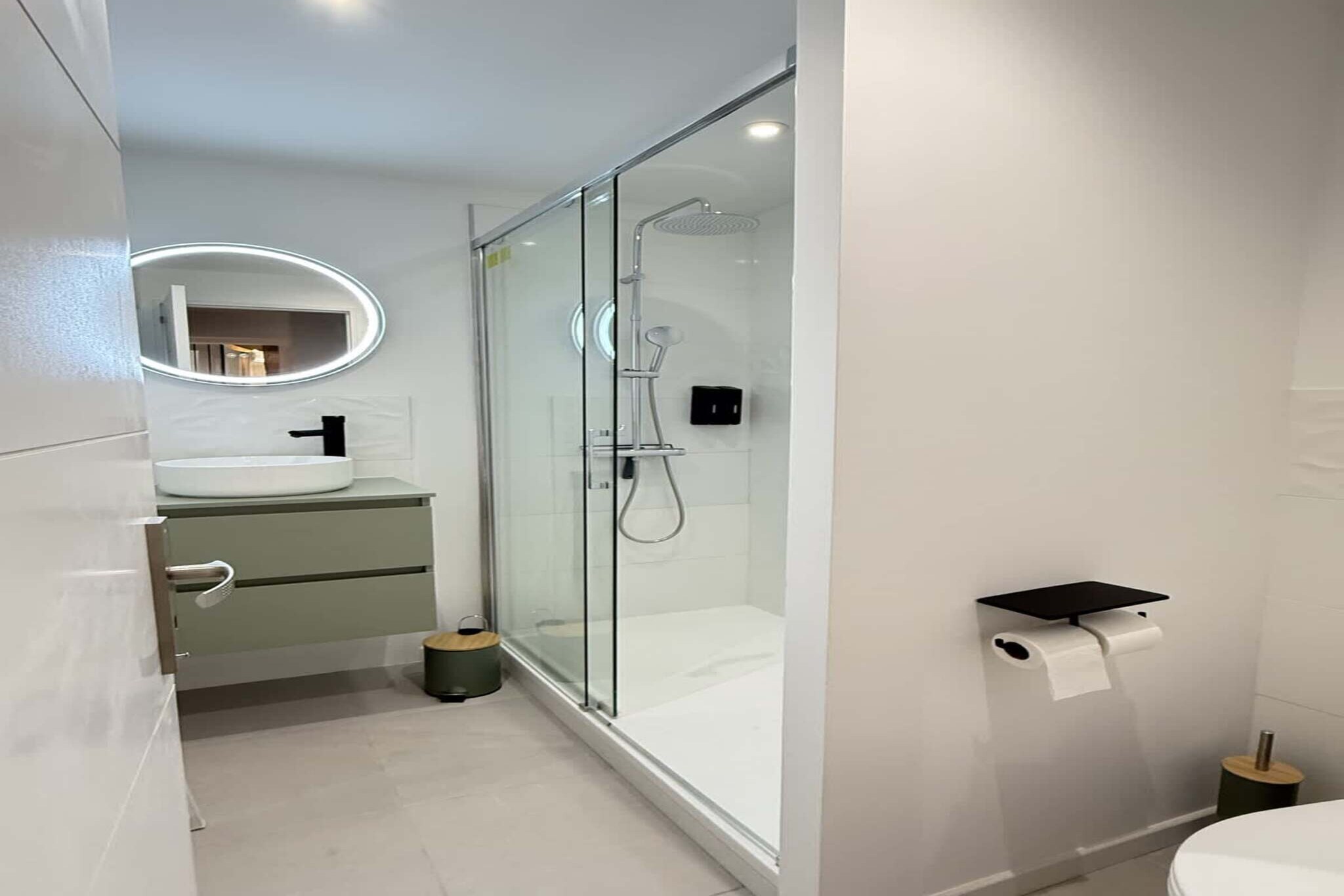 83 Le Faïence Studio-Badezimmer