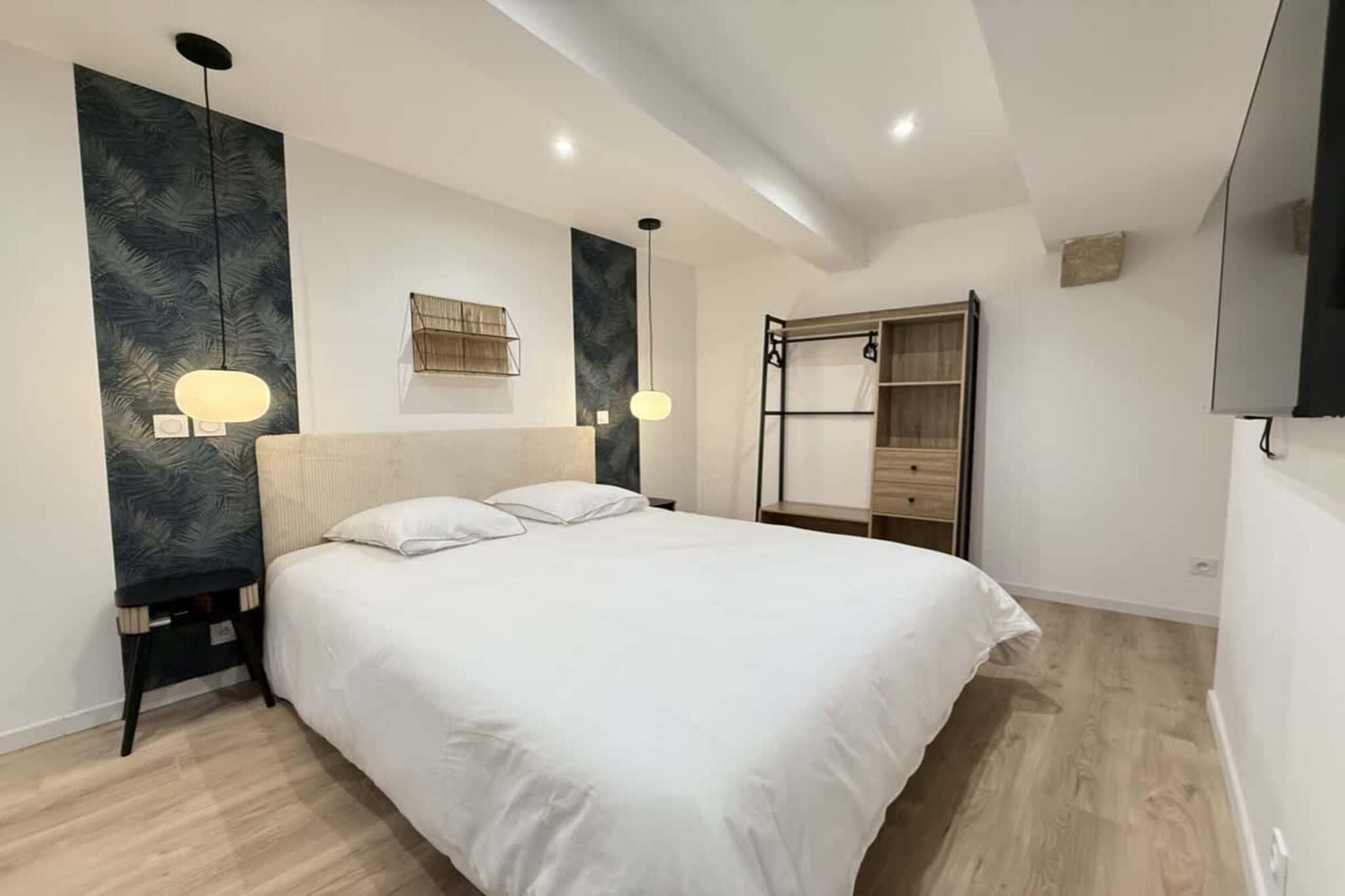 83 Le Faïence Studio
