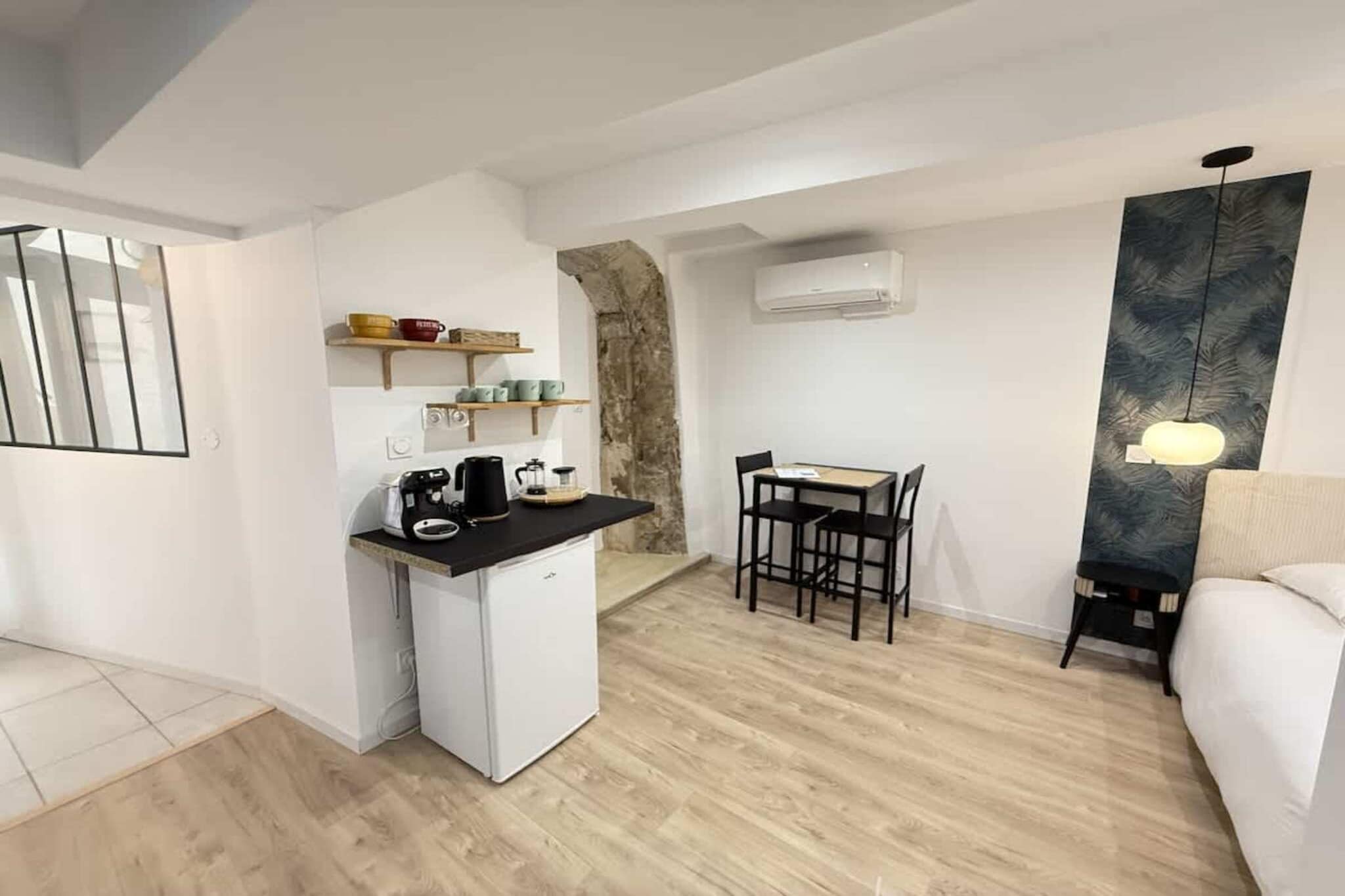83 Le Faïence Studio
