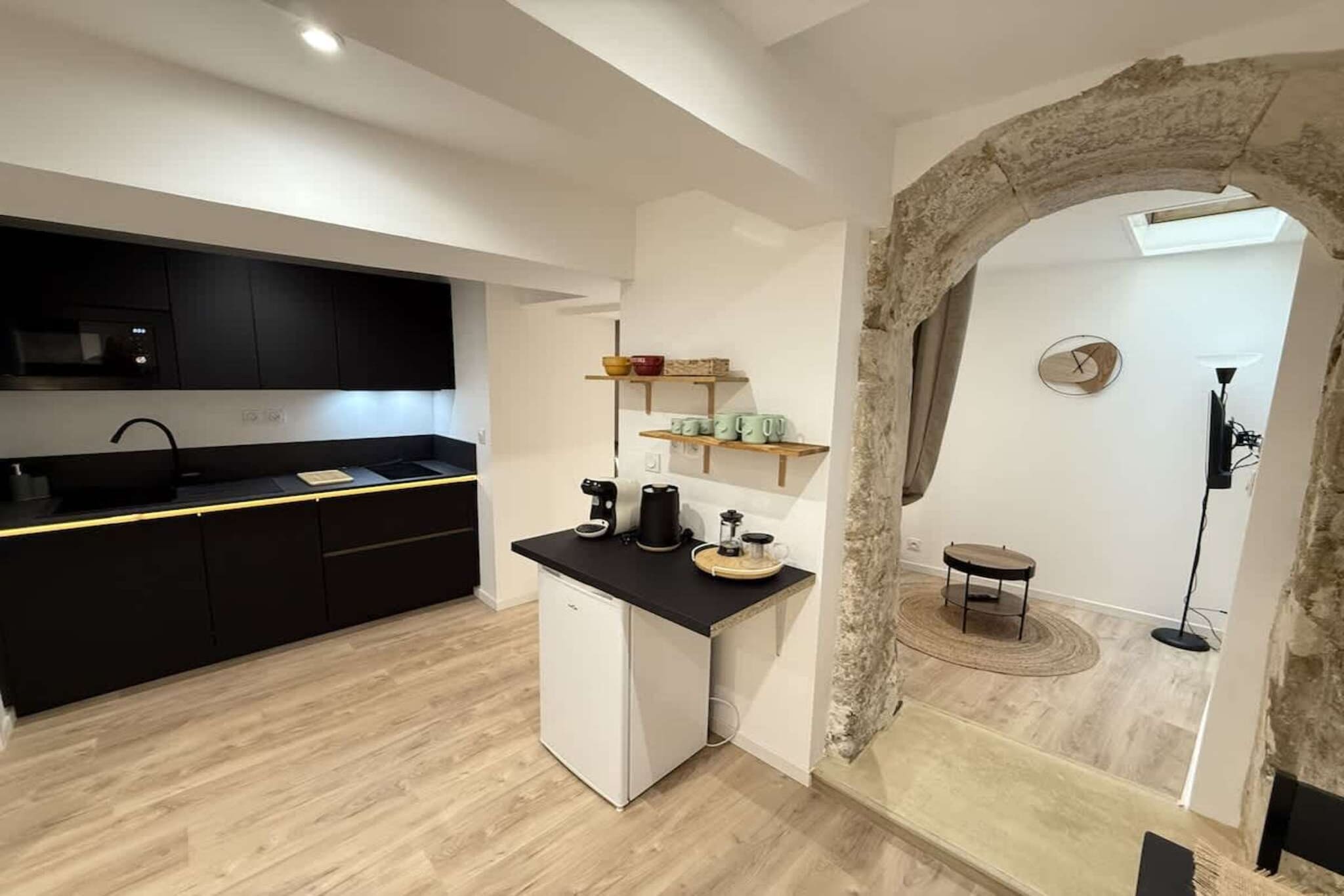 83 Le Faïence Studio