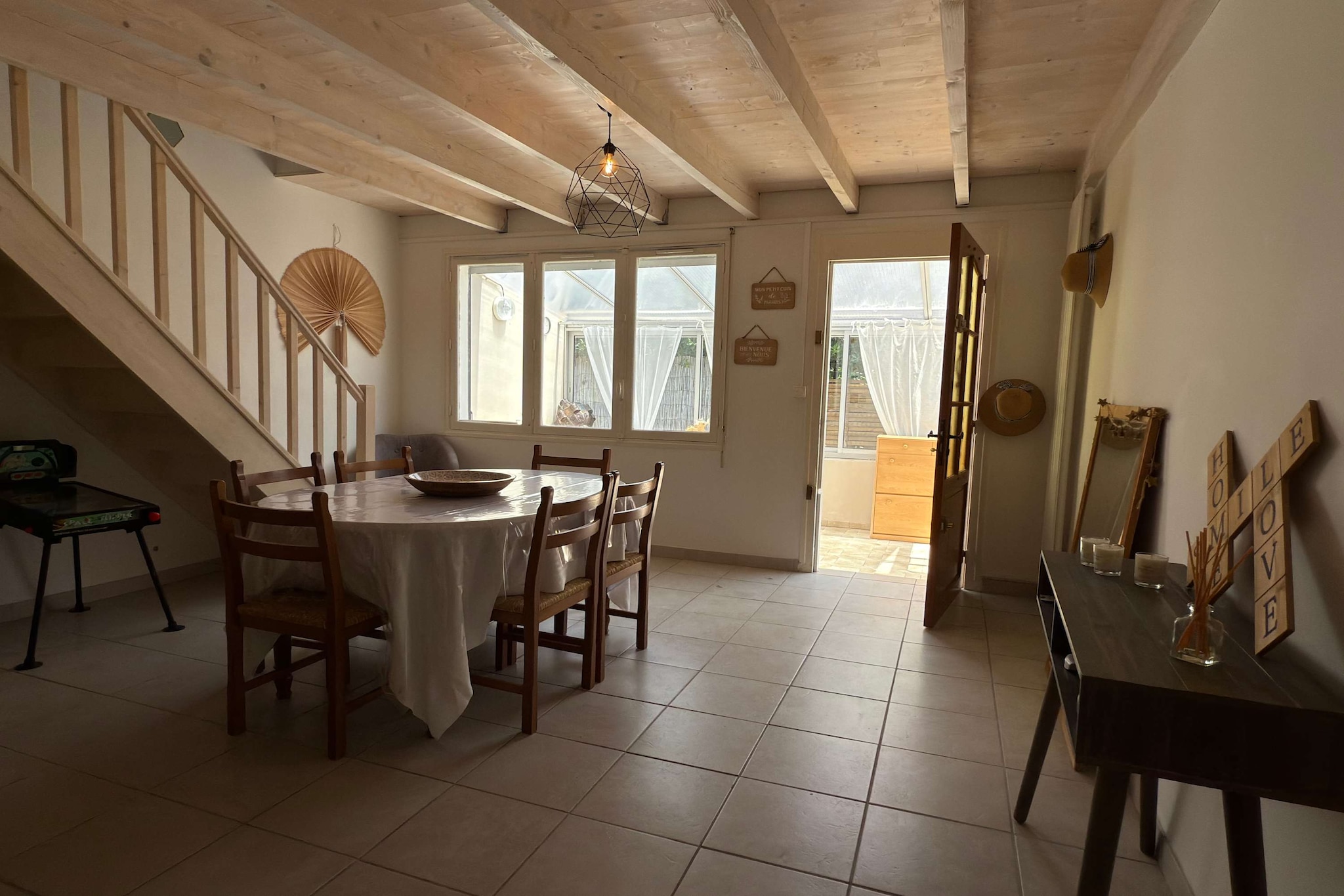 106 CHATELARD-Salle à manger