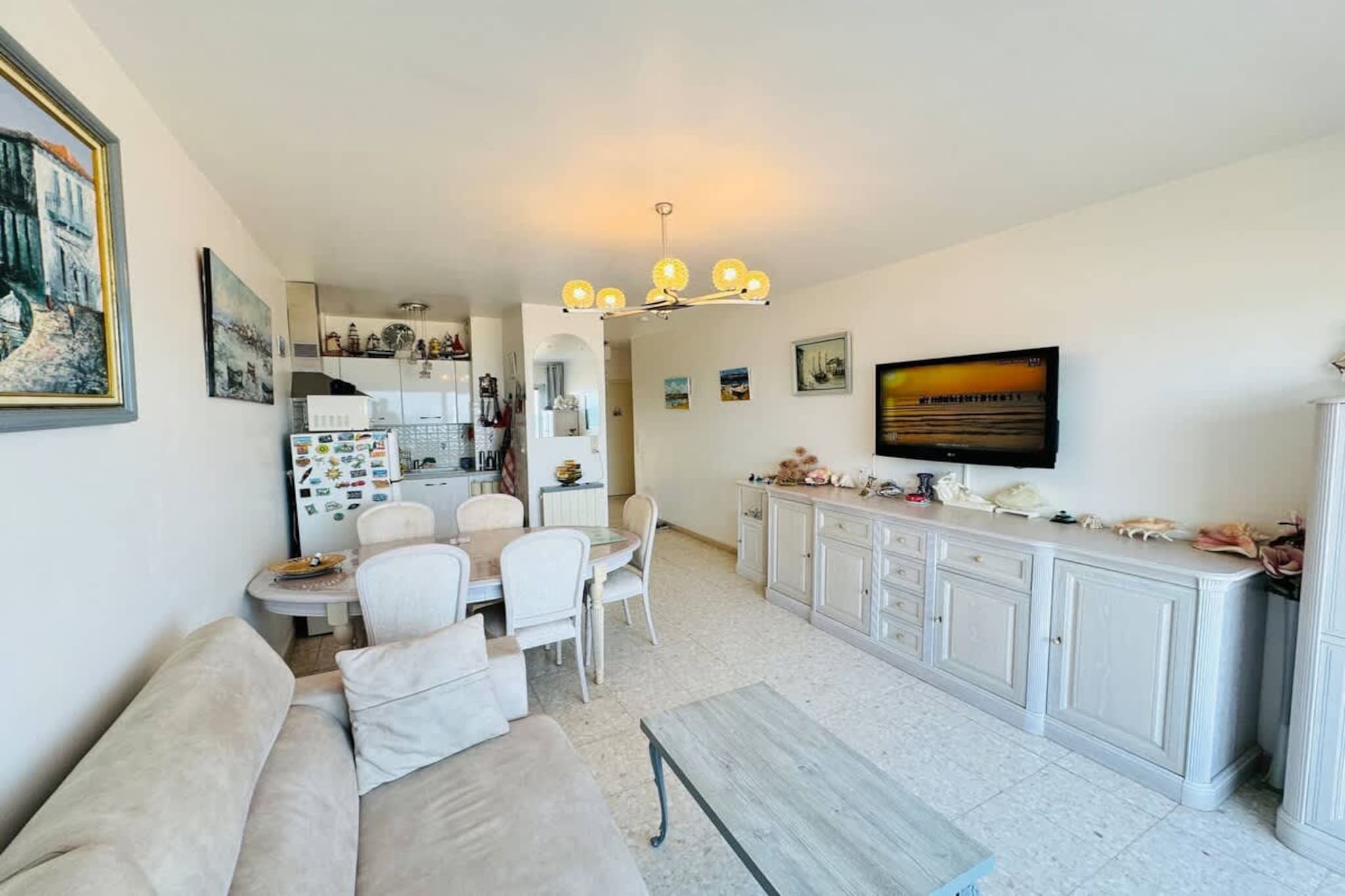 61 Appartement trois-Eetkamer