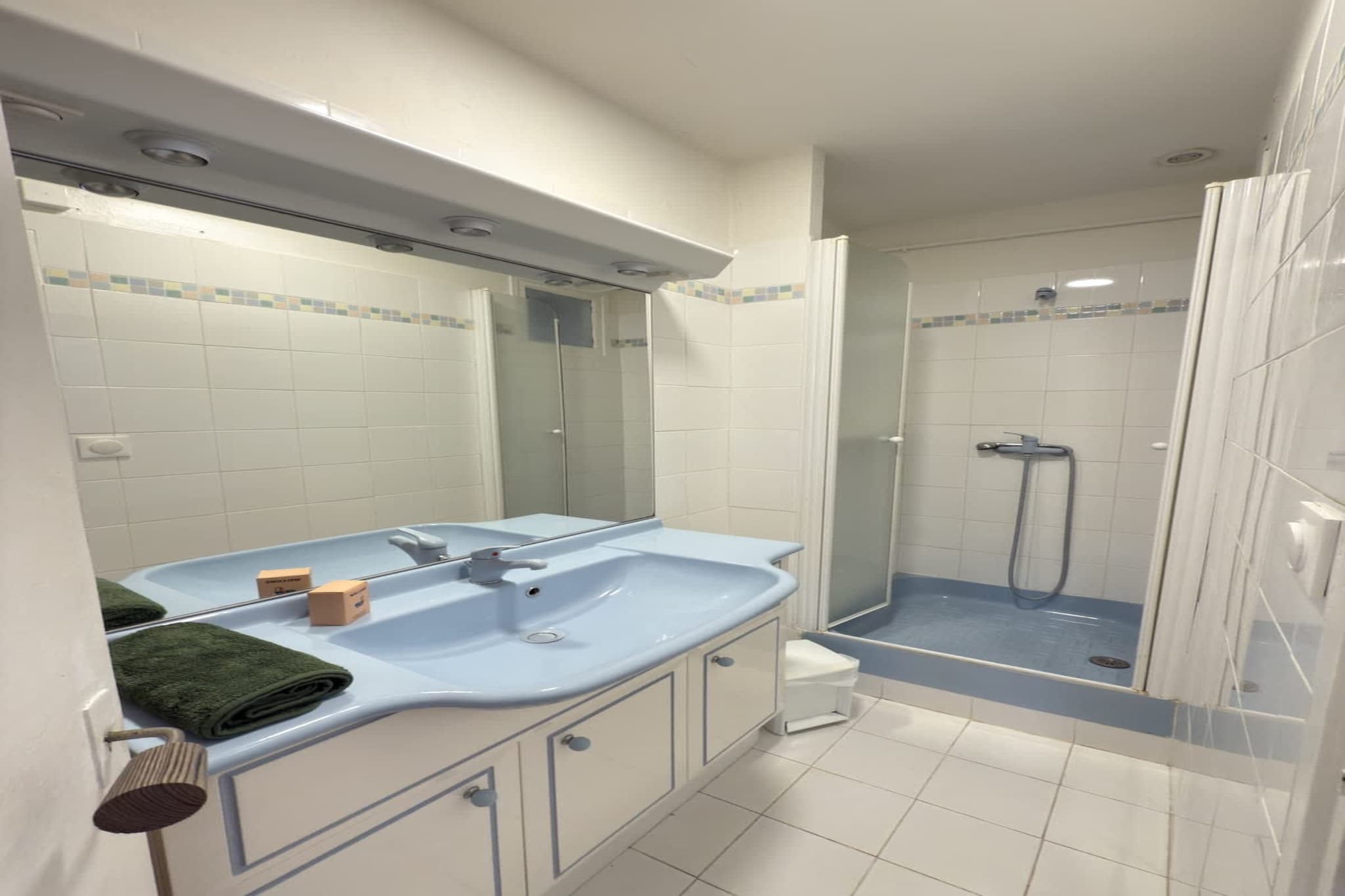 46 Appartement en Fr-Badkamer