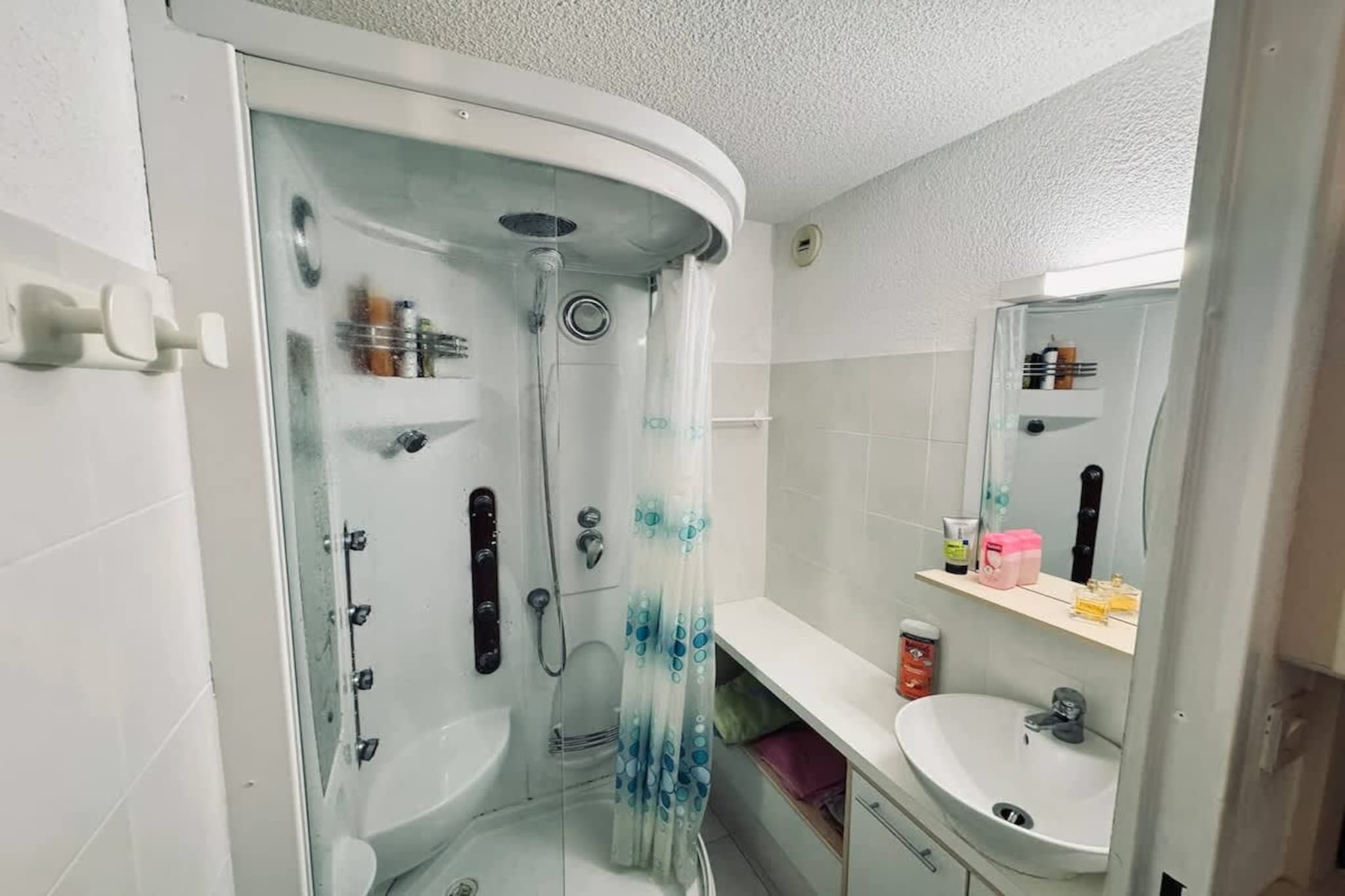 12 Plaisir Balnéaire-Badkamer