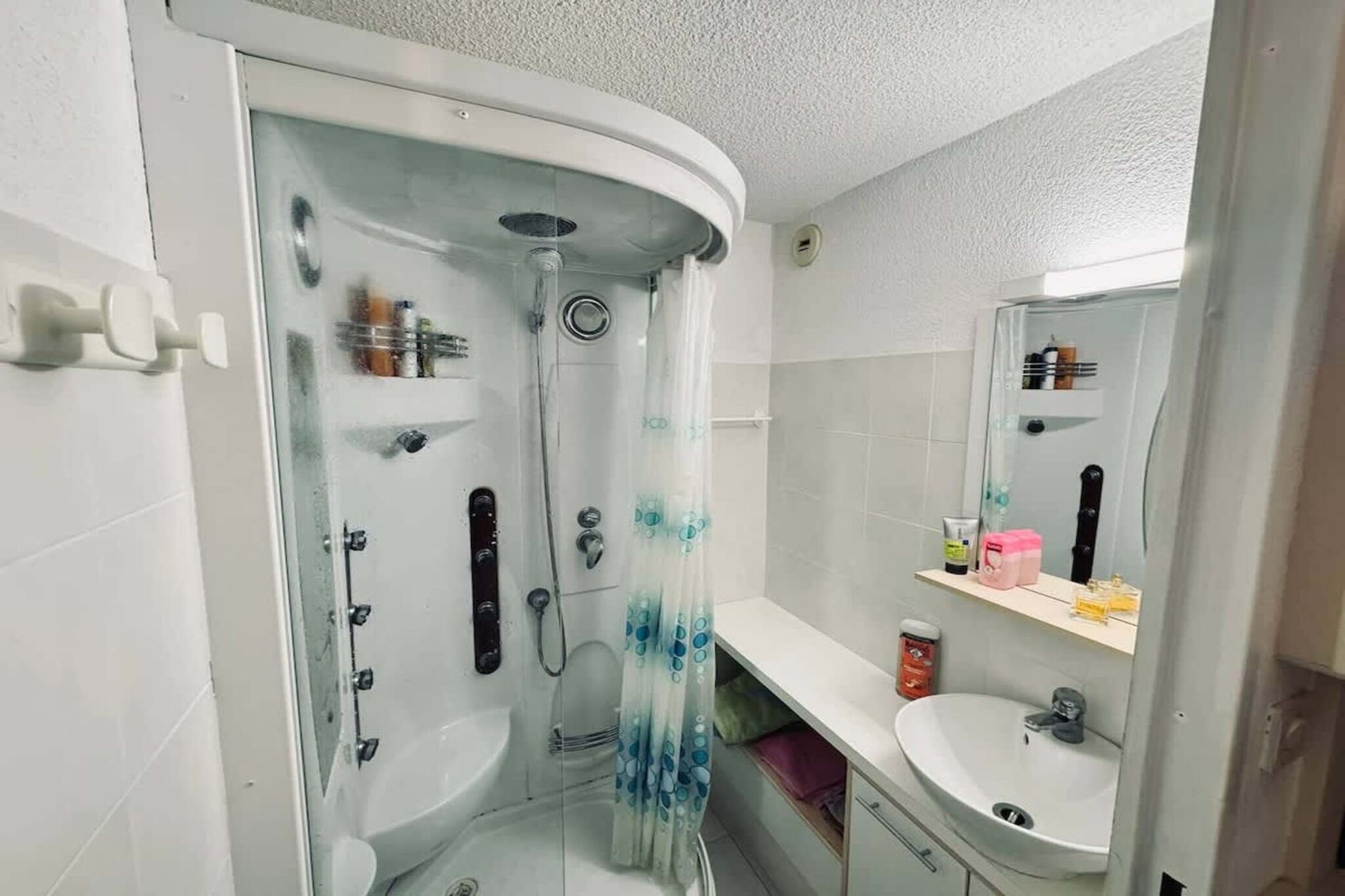 12 Plaisir Balnéaire-Badkamer