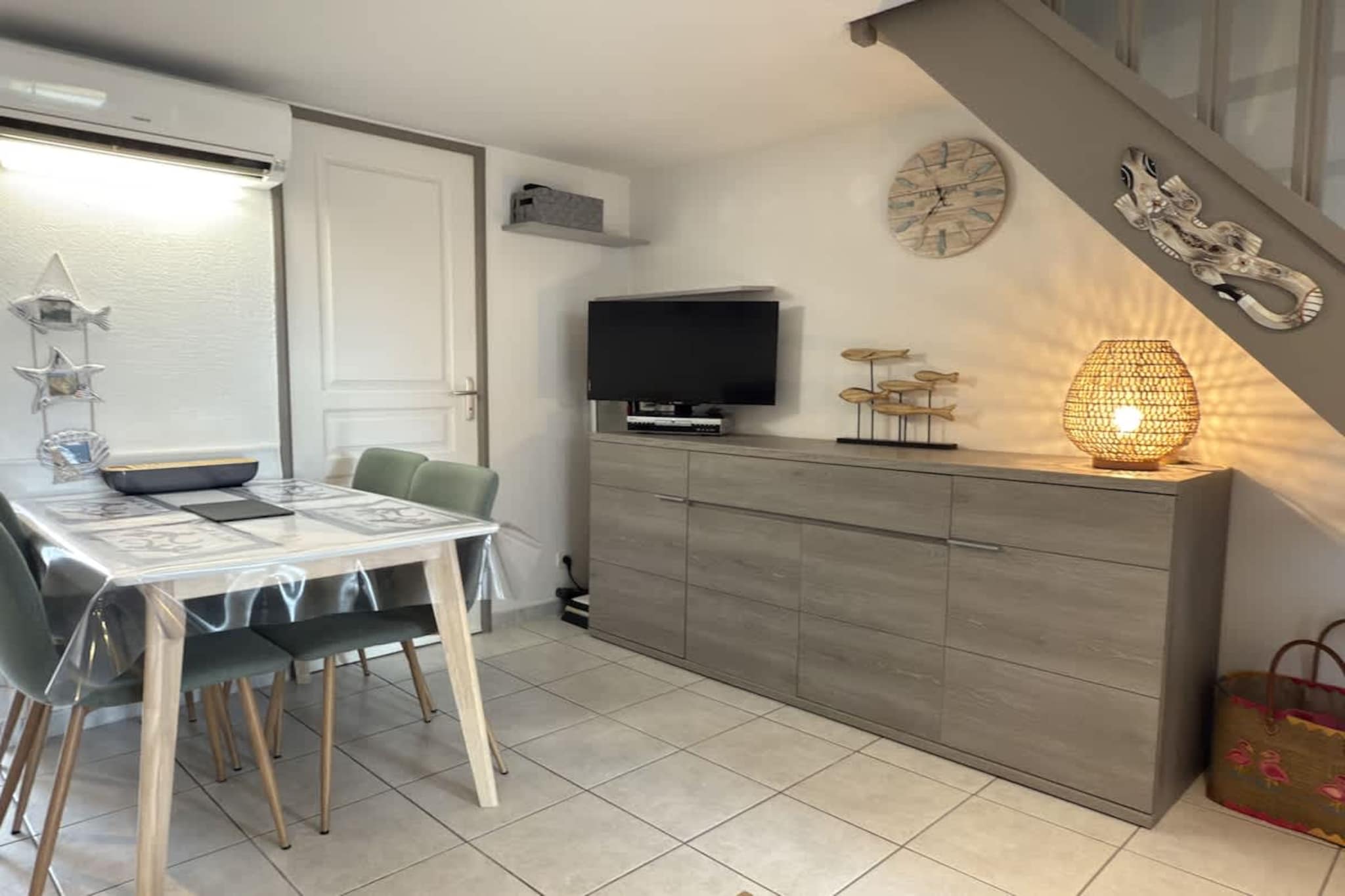 118 LAVABRE-Eetkamer
