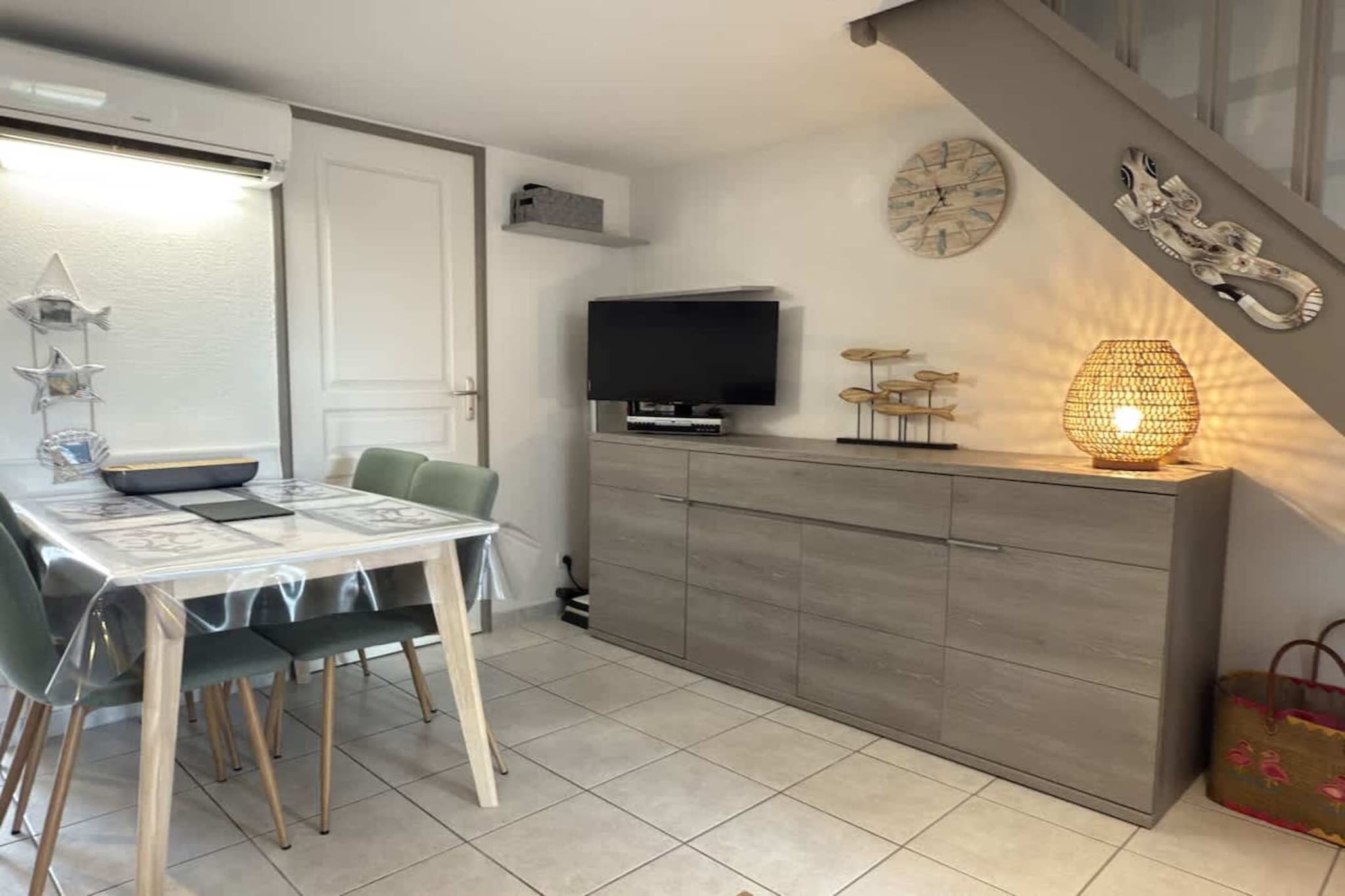 118 LAVABRE-Eetkamer