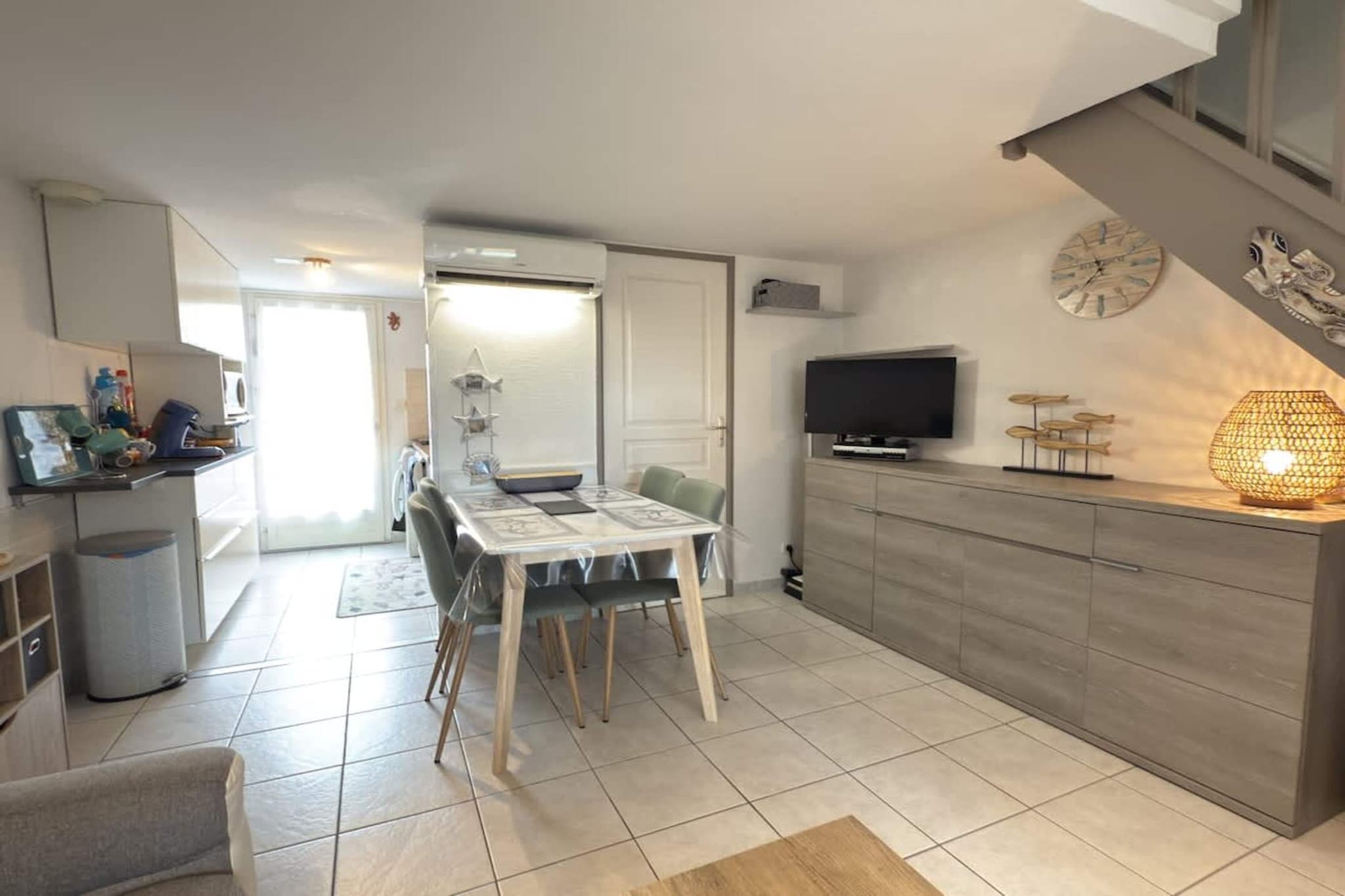 118 LAVABRE-Eetkamer
