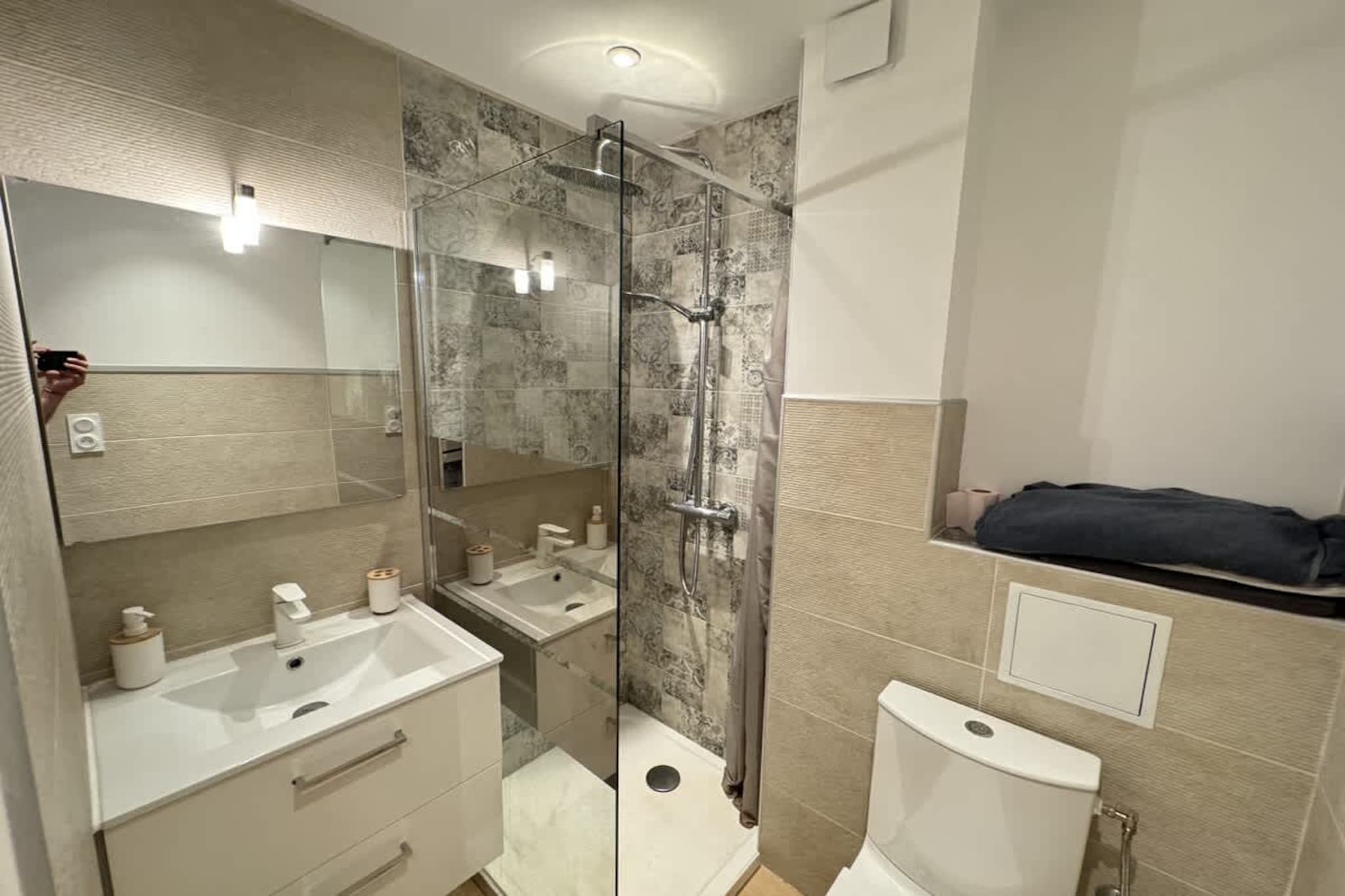 52 Duplex Aéré avec-Badkamer