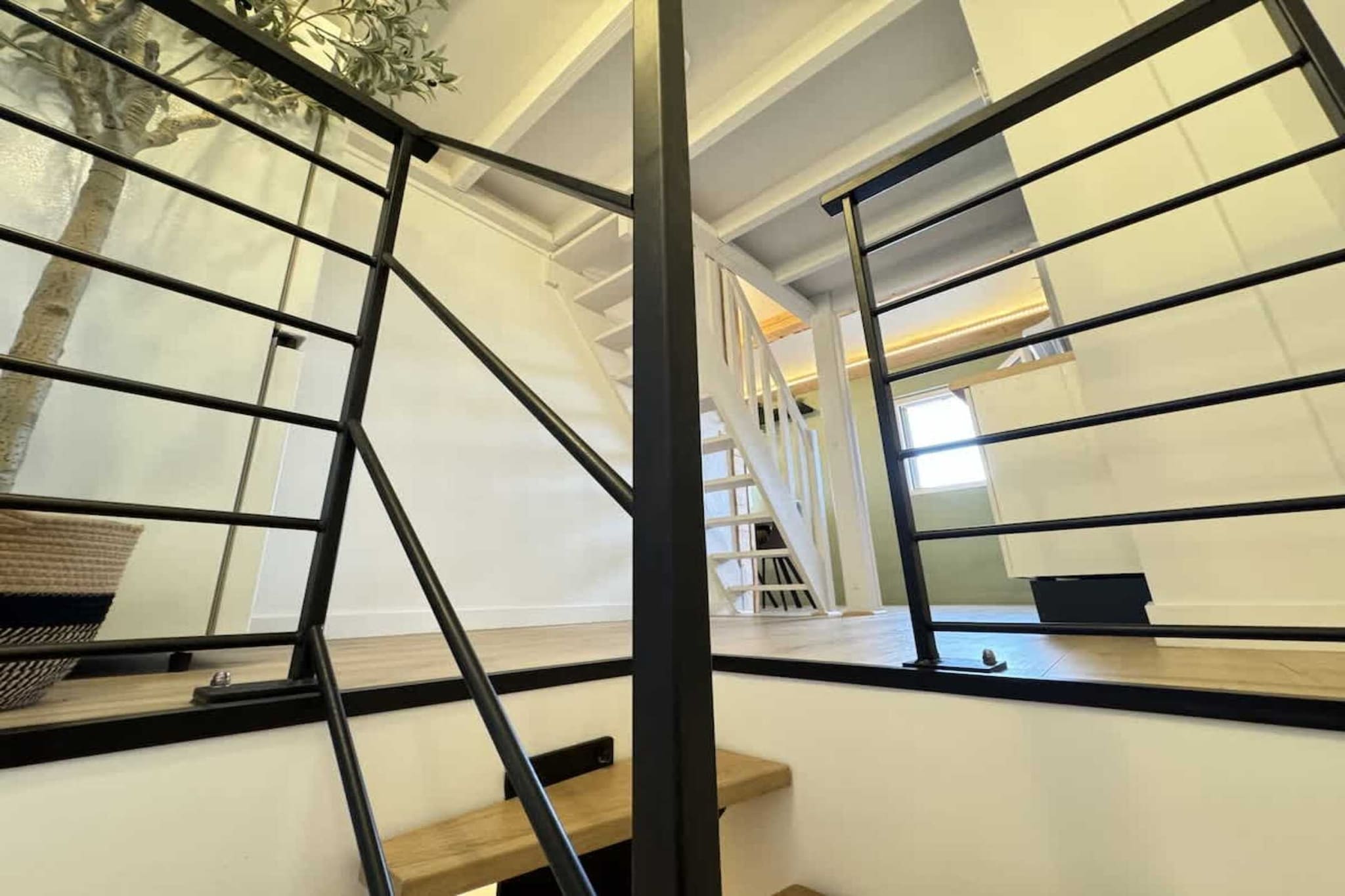 52 Duplex Aéré avec-Flur