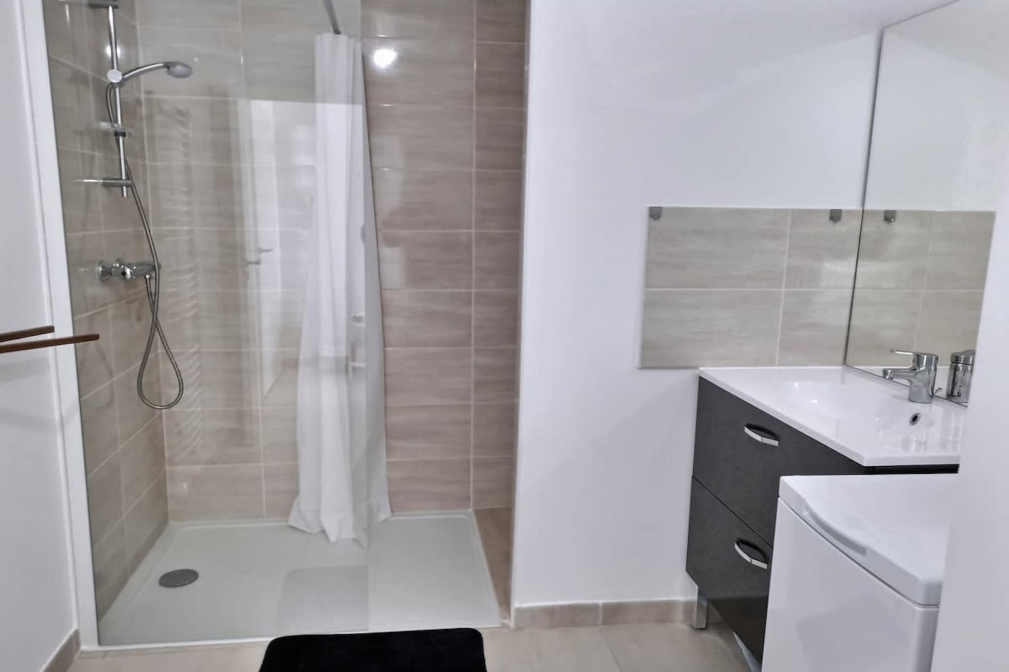 LOU 197 BRISTIEL-Badezimmer