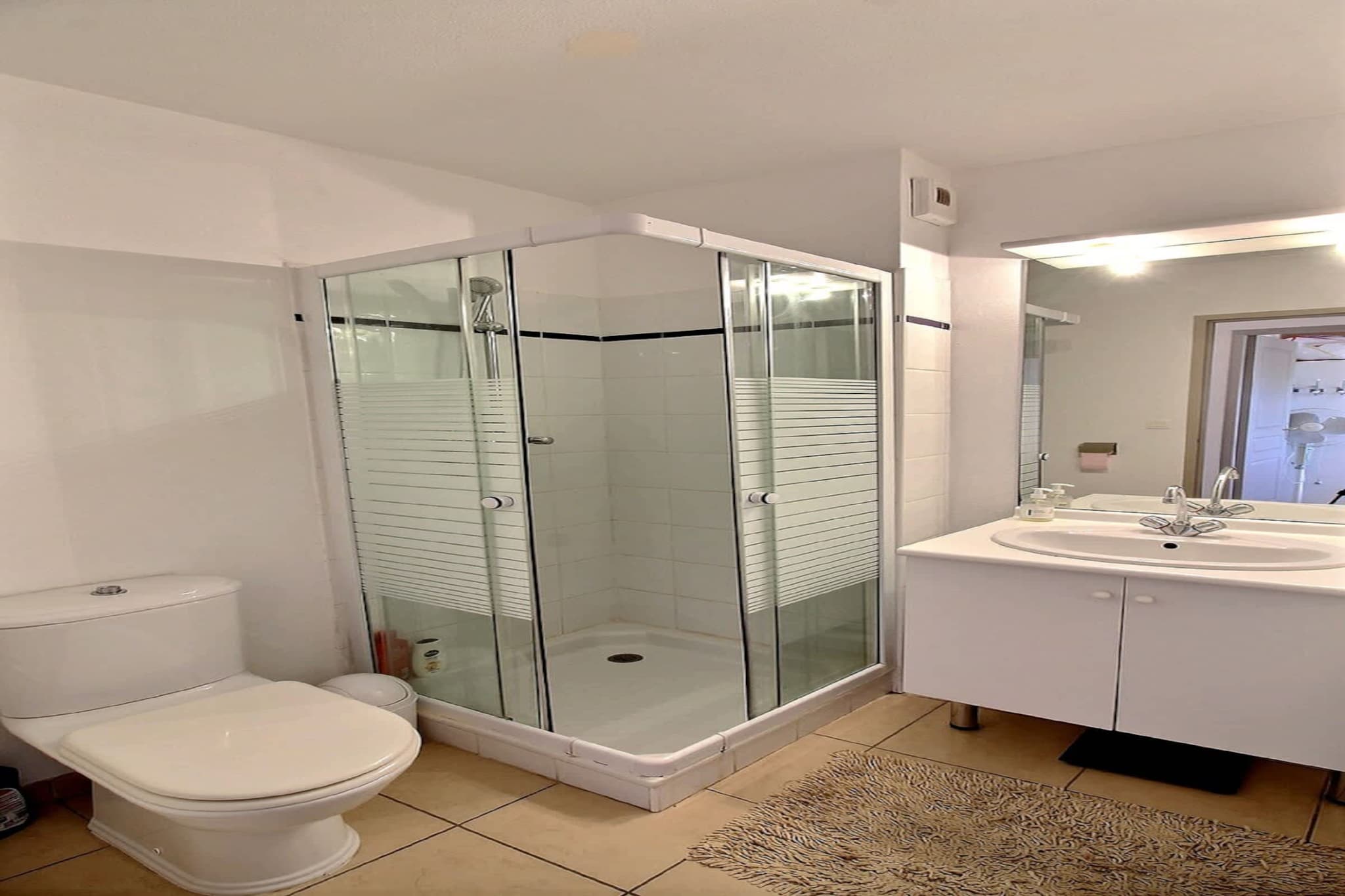 169 SAVARY-Badkamer