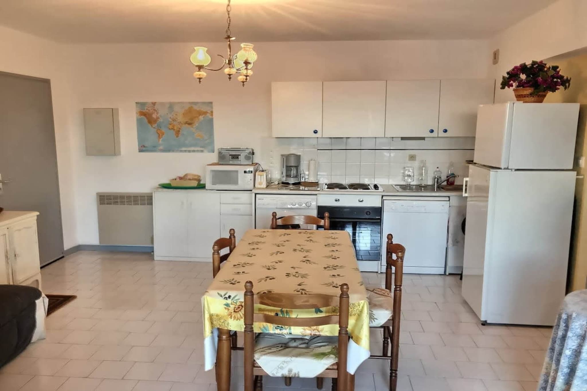 LOU 172 GINESTET-Eetkamer